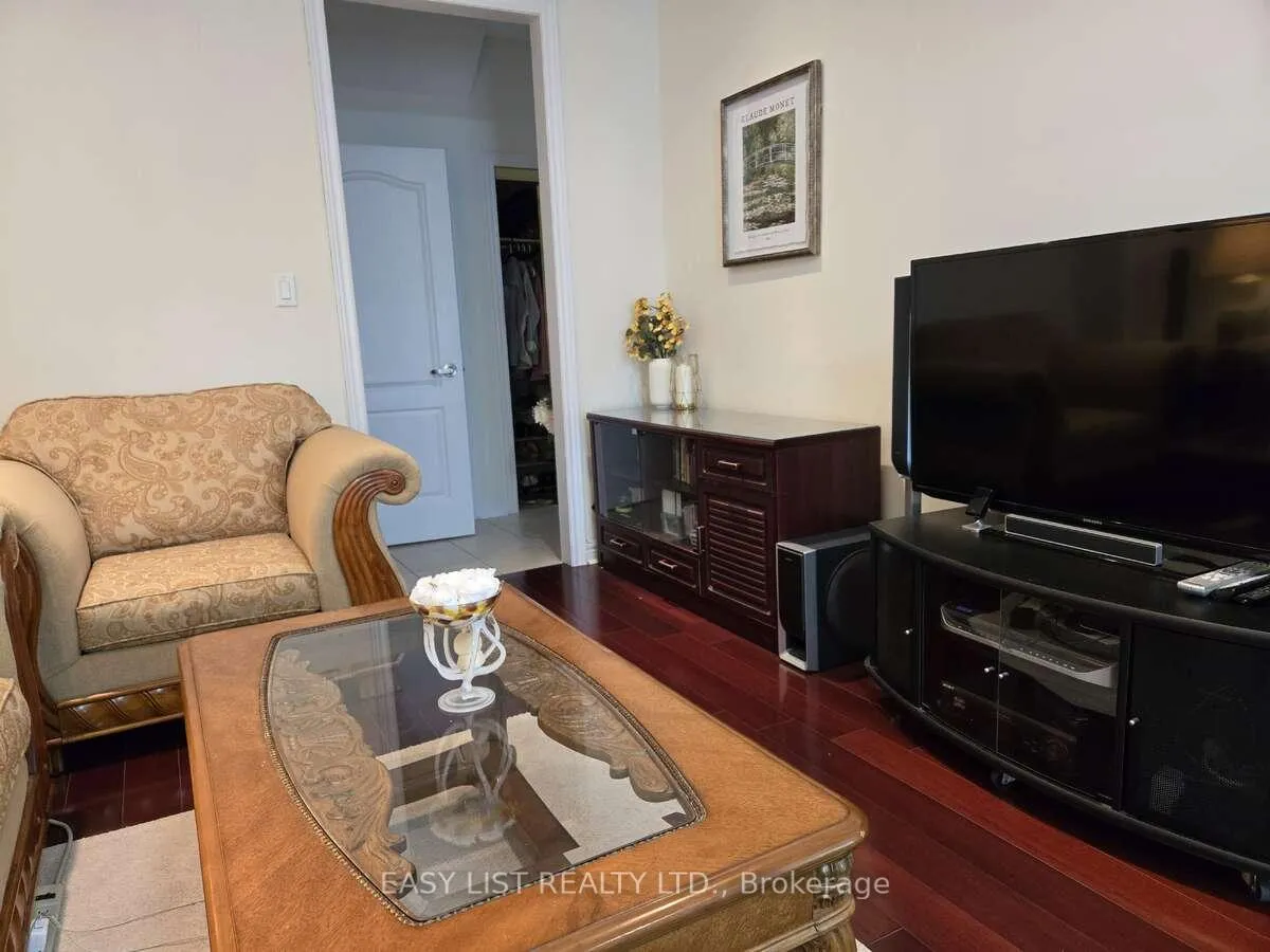 Photo 10 of 171 Stonebriar Drive, Vaughan, Maple — HOMEH