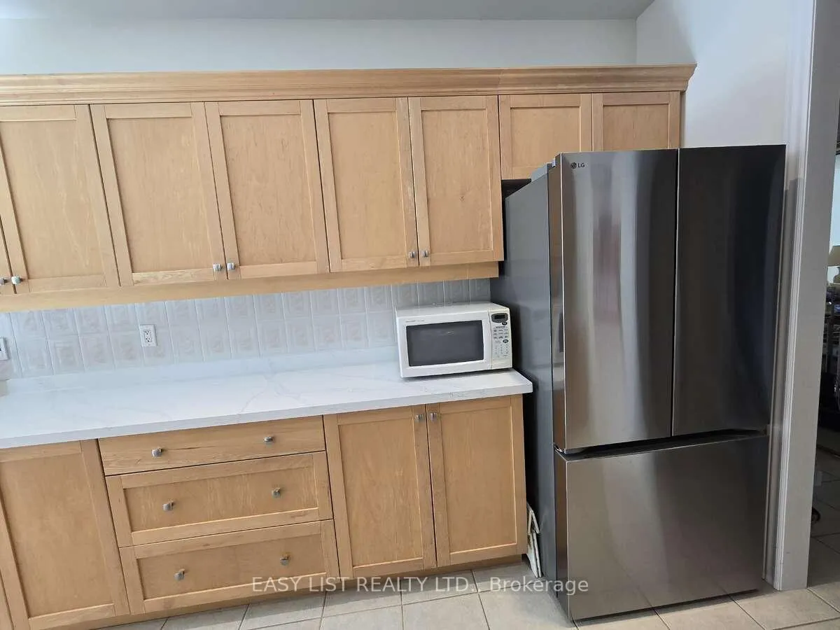 Photo 13 of 171 Stonebriar Drive, Vaughan, Maple — HOMEH