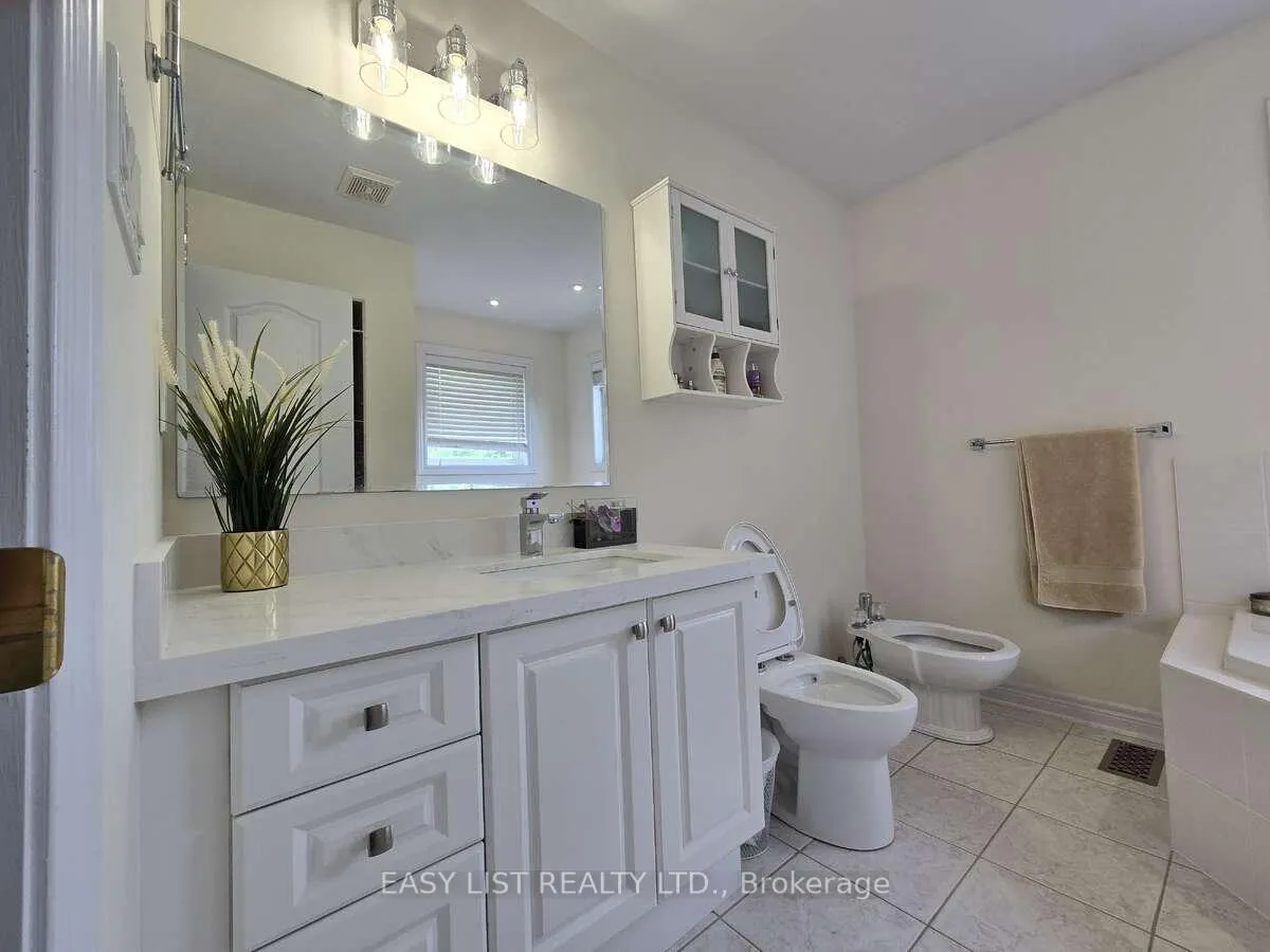 Photo 23 of 171 Stonebriar Drive, Vaughan, Maple — HOMEH