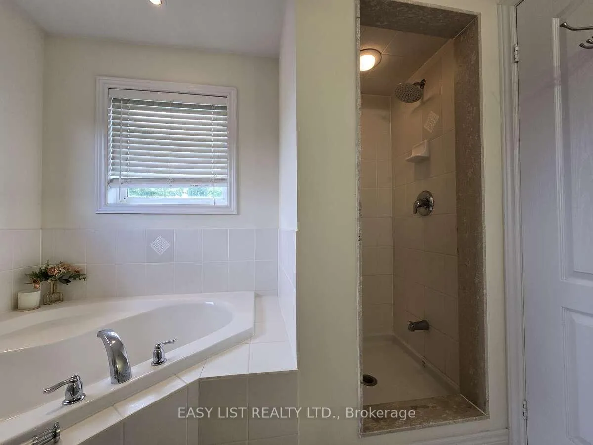 Photo 25 of 171 Stonebriar Drive, Vaughan, Maple — HOMEH