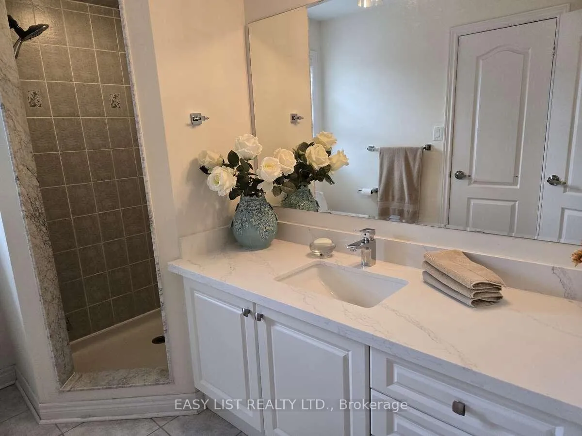 Photo 35 of 171 Stonebriar Drive, Vaughan, Maple — HOMEH