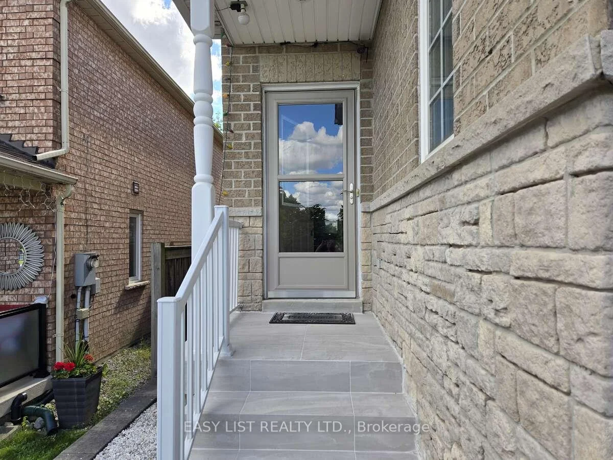 Photo 42 of 171 Stonebriar Drive, Vaughan, Maple — HOMEH