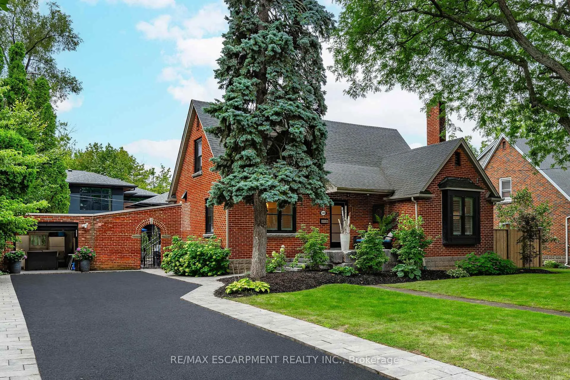 Photo 3 of 1390 Halifax Place, Burlington, Brant — HOMEH