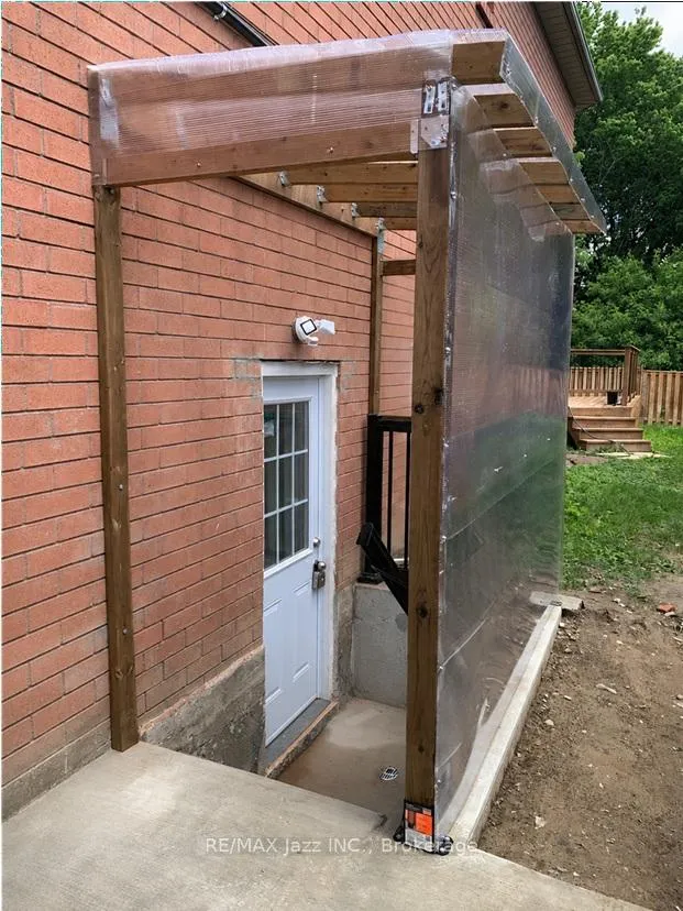 Photo 3 of Unit Lower, 9 Maconnachie Place, Clarington, Bowmanville — HOMEH