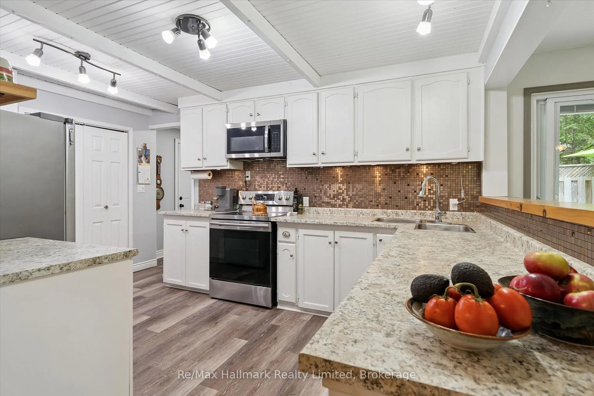 Photo 17 of 1109 Springdale Park Road, Bracebridge, Macaulay — HOMEH