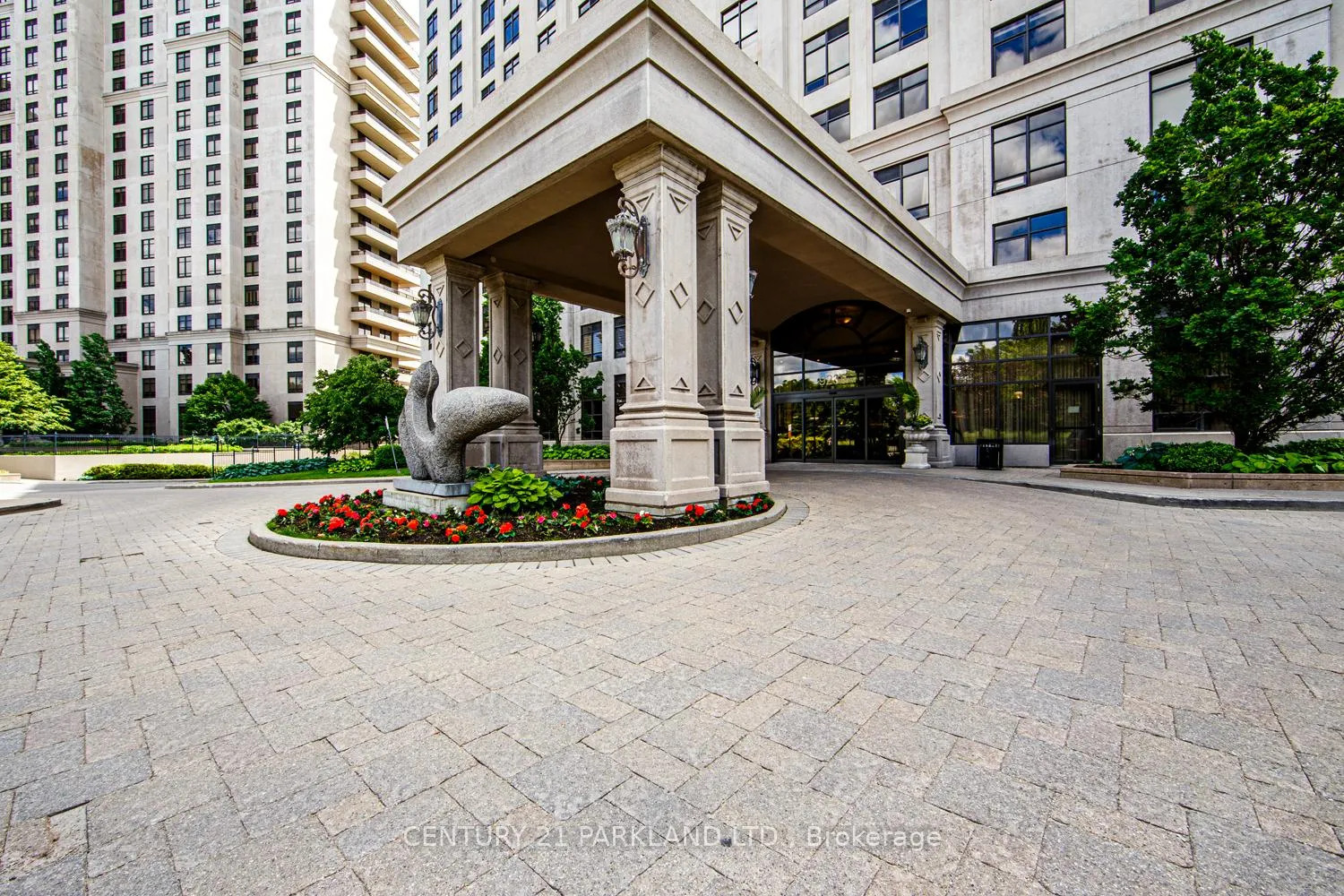 Photo 1 of Unit 501, 9235 Jane Street, Vaughan, Maple — HOMEH