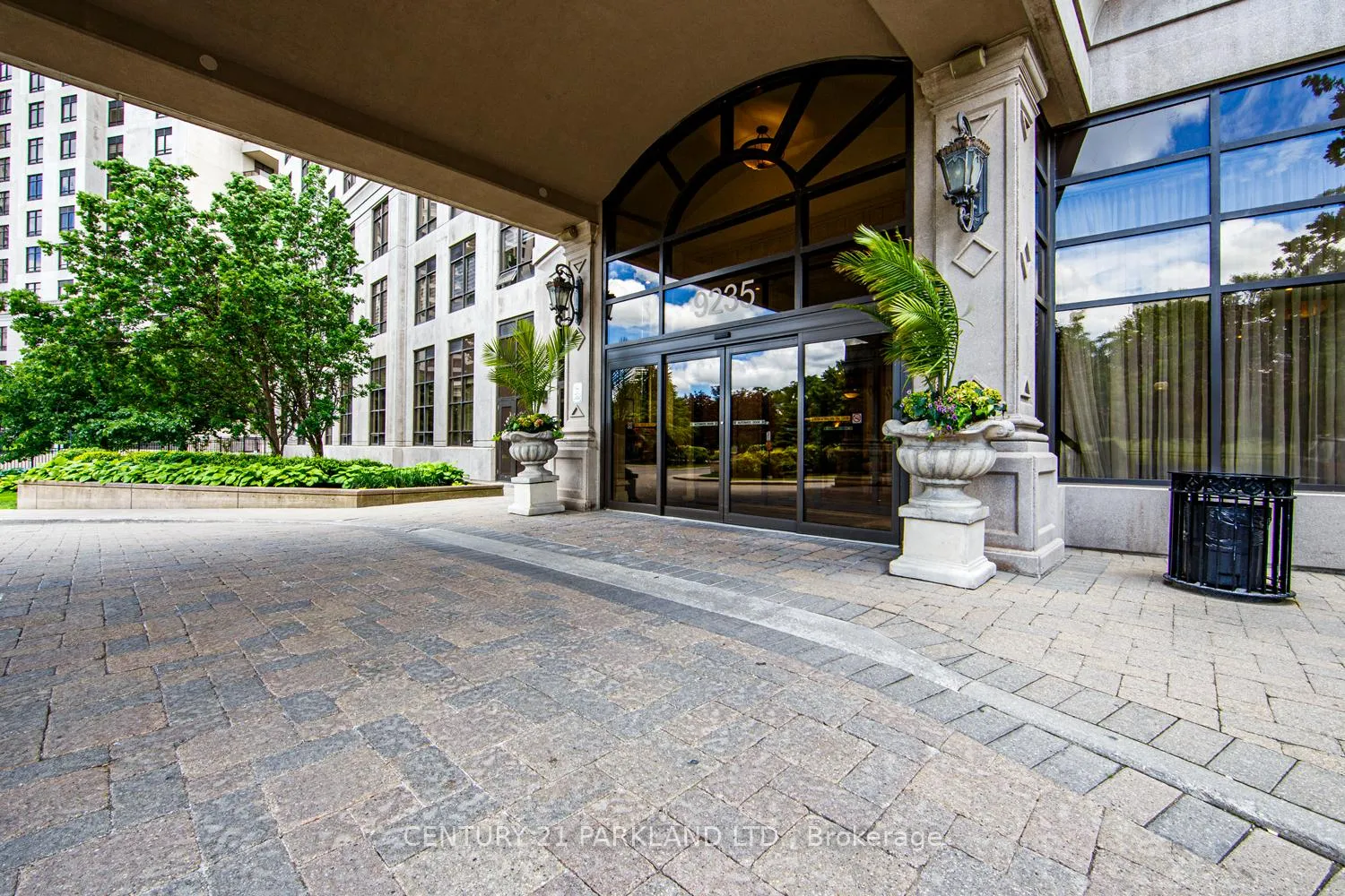 Photo 2 of Unit 501, 9235 Jane Street, Vaughan, Maple — HOMEH