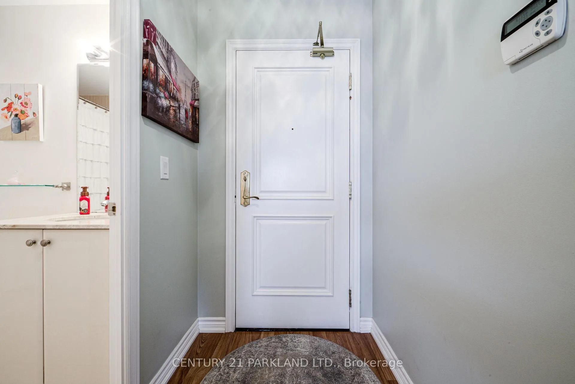 Photo 4 of Unit 501, 9235 Jane Street, Vaughan, Maple — HOMEH