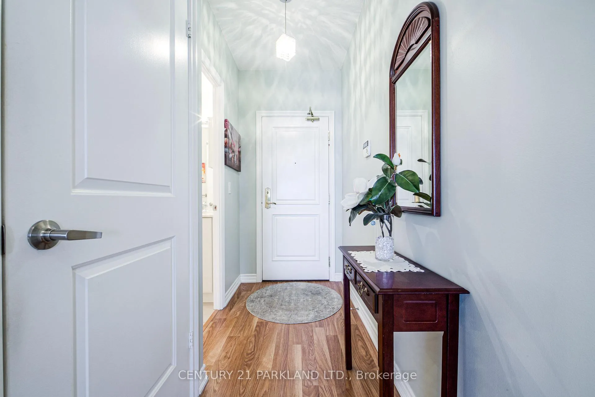 Photo 6 of Unit 501, 9235 Jane Street, Vaughan, Maple — HOMEH