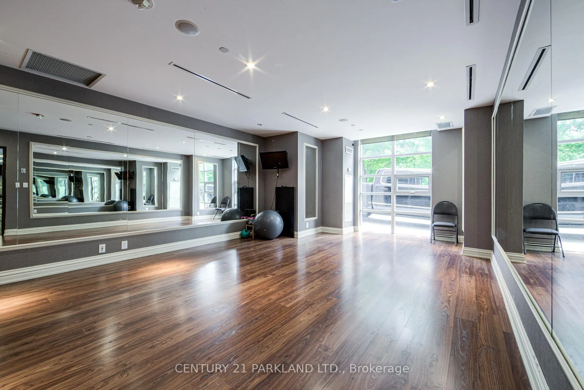 Photo 25 of Unit 501, 9235 Jane Street, Vaughan, Maple — HOMEH