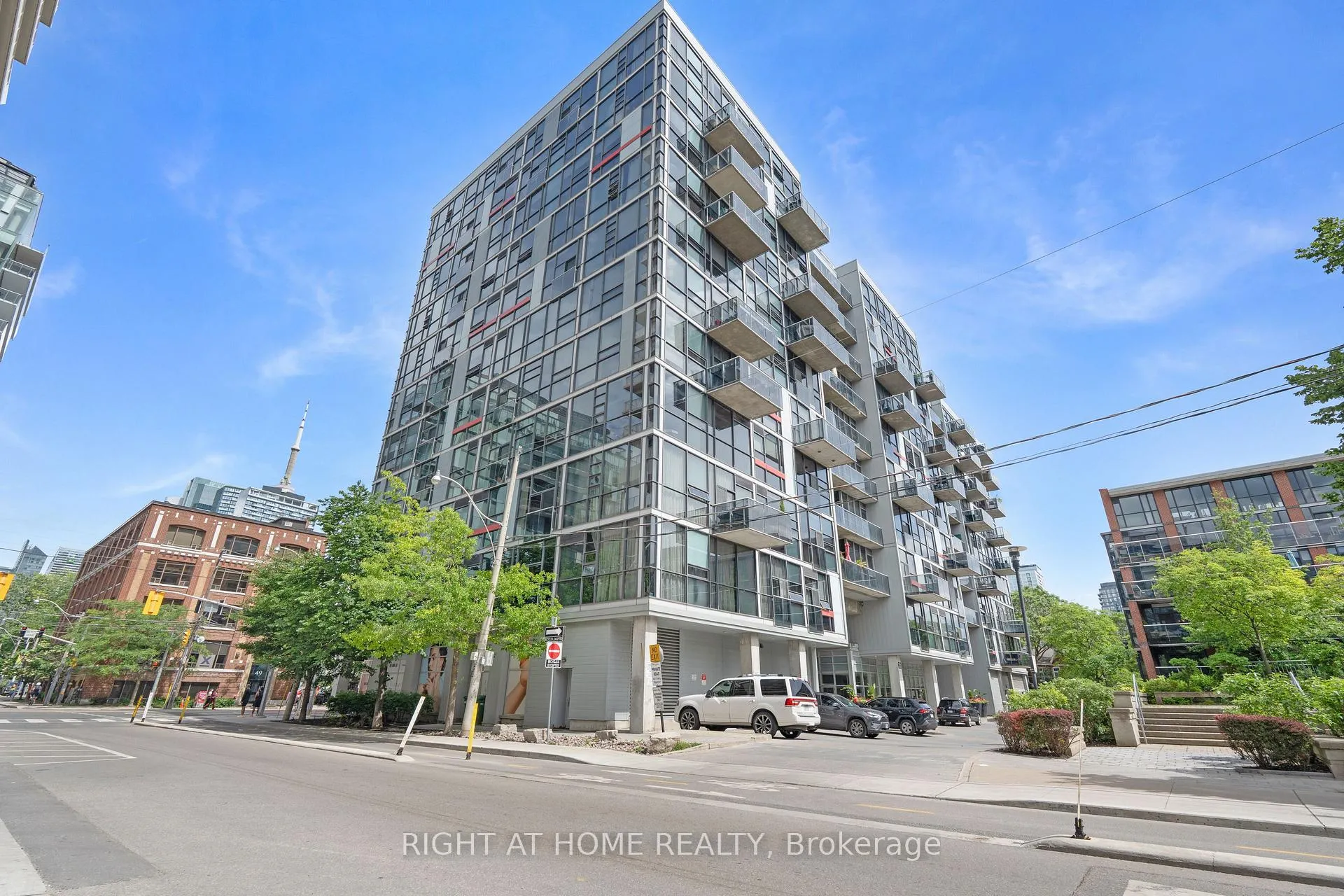 Photo 1 of Unit 610, 60 Bathurst Street, Toronto, Niagara — HOMEH
