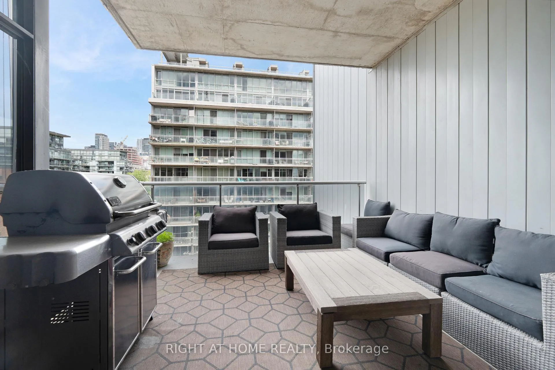 Photo 10 of Unit 610, 60 Bathurst Street, Toronto, Niagara — HOMEH