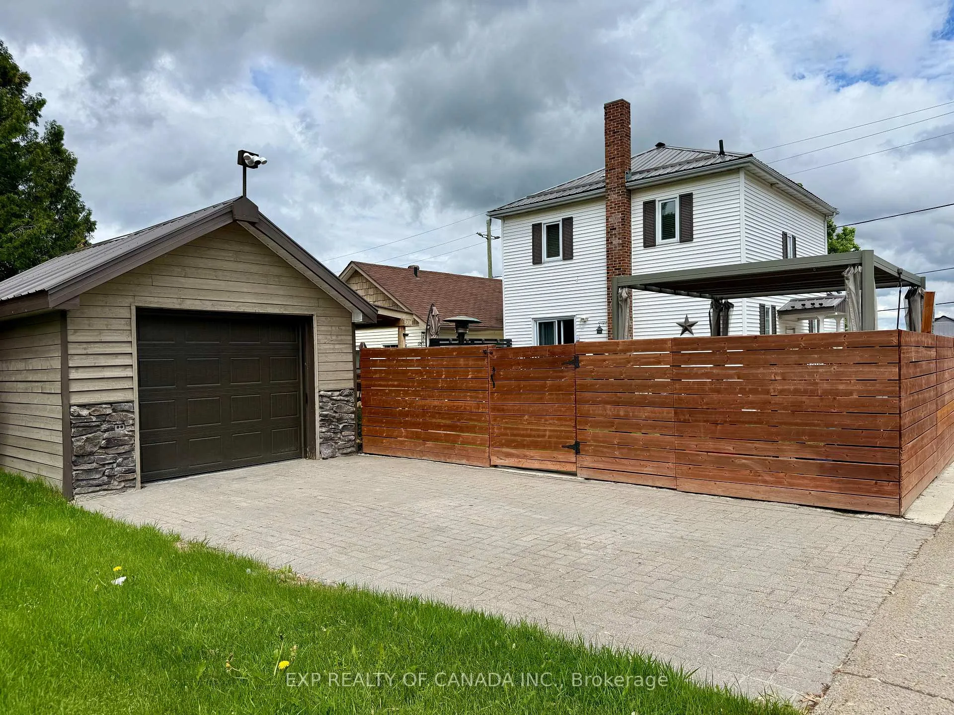 Photo 3 of 389 Eighth Avenue, Timmins, TNE - Hill District — HOMEH