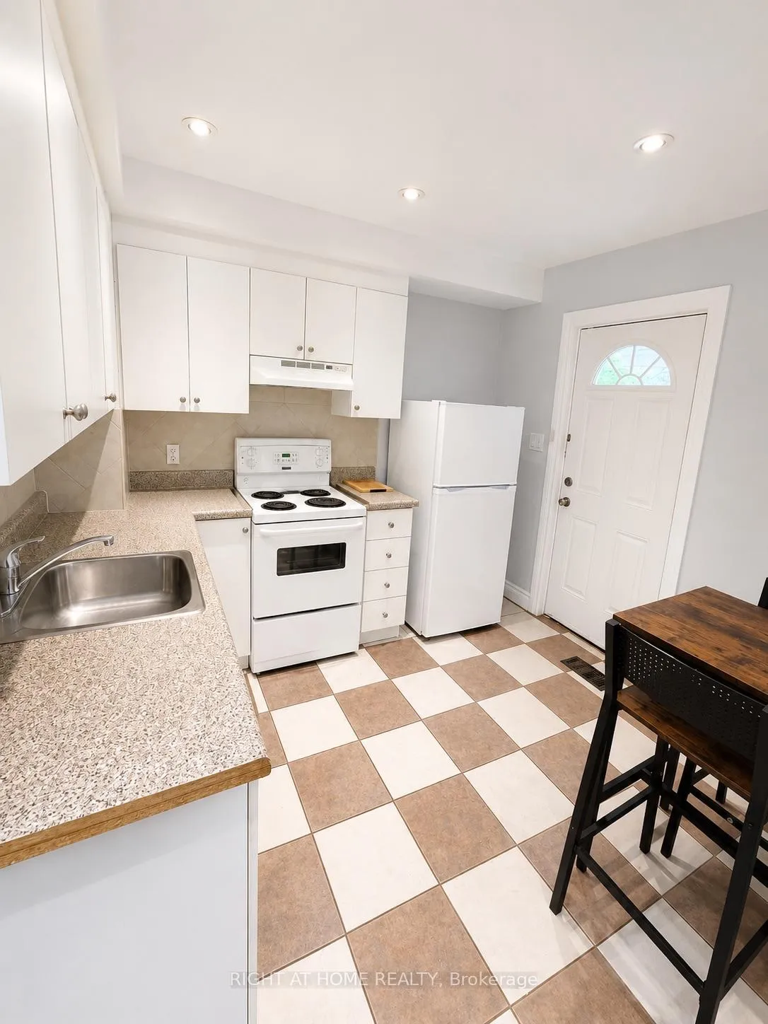 Photo 3 of 659 Old Weston Road, Toronto, Weston-Pellam Park — HOMEH