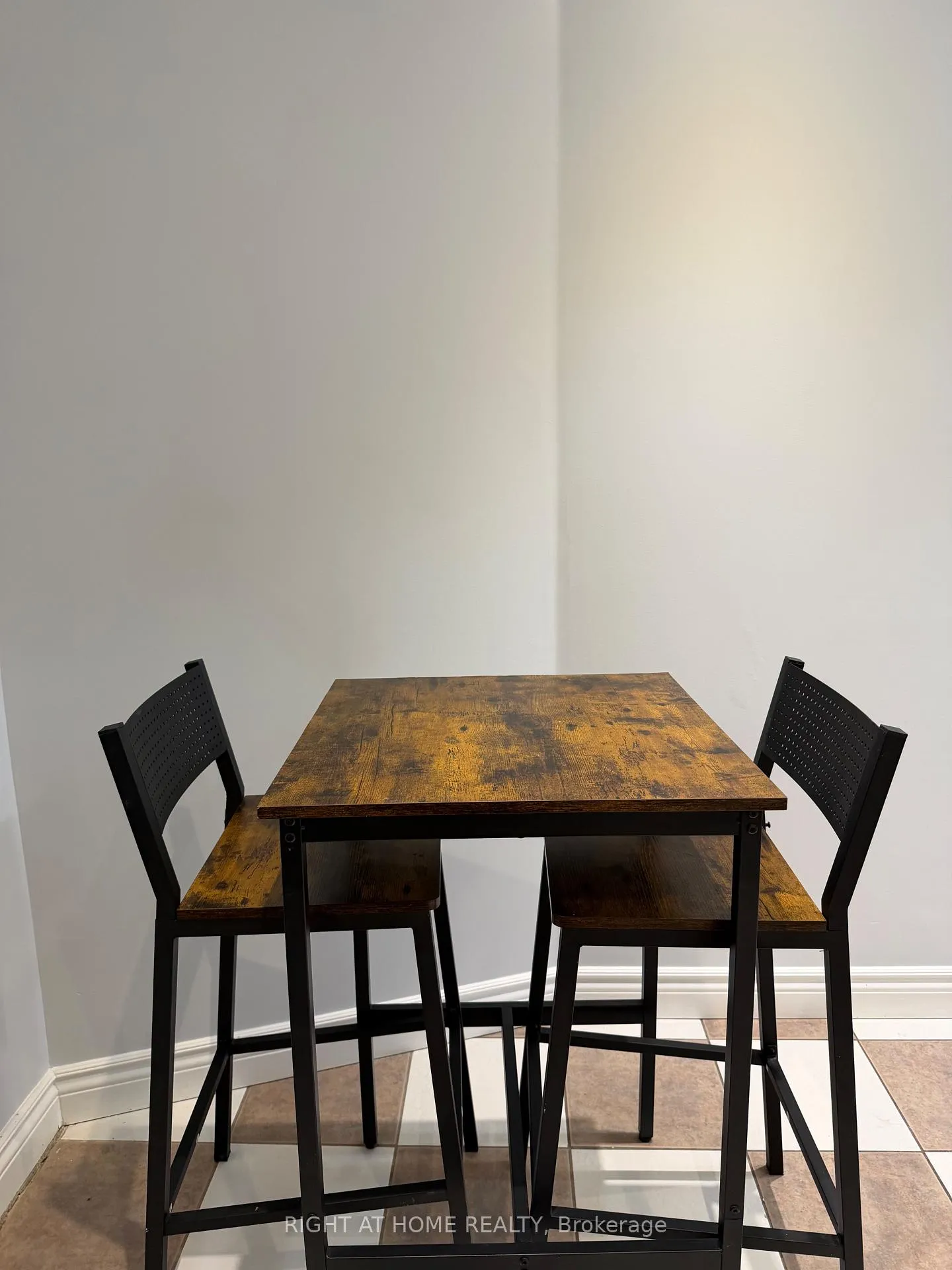 Photo 4 of 659 Old Weston Road, Toronto, Weston-Pellam Park — HOMEH