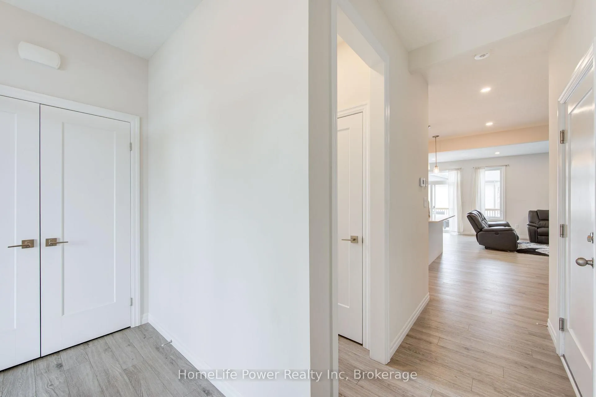 Photo 7 of 4 Braun Avenue, Tillsonburg — HOMEH