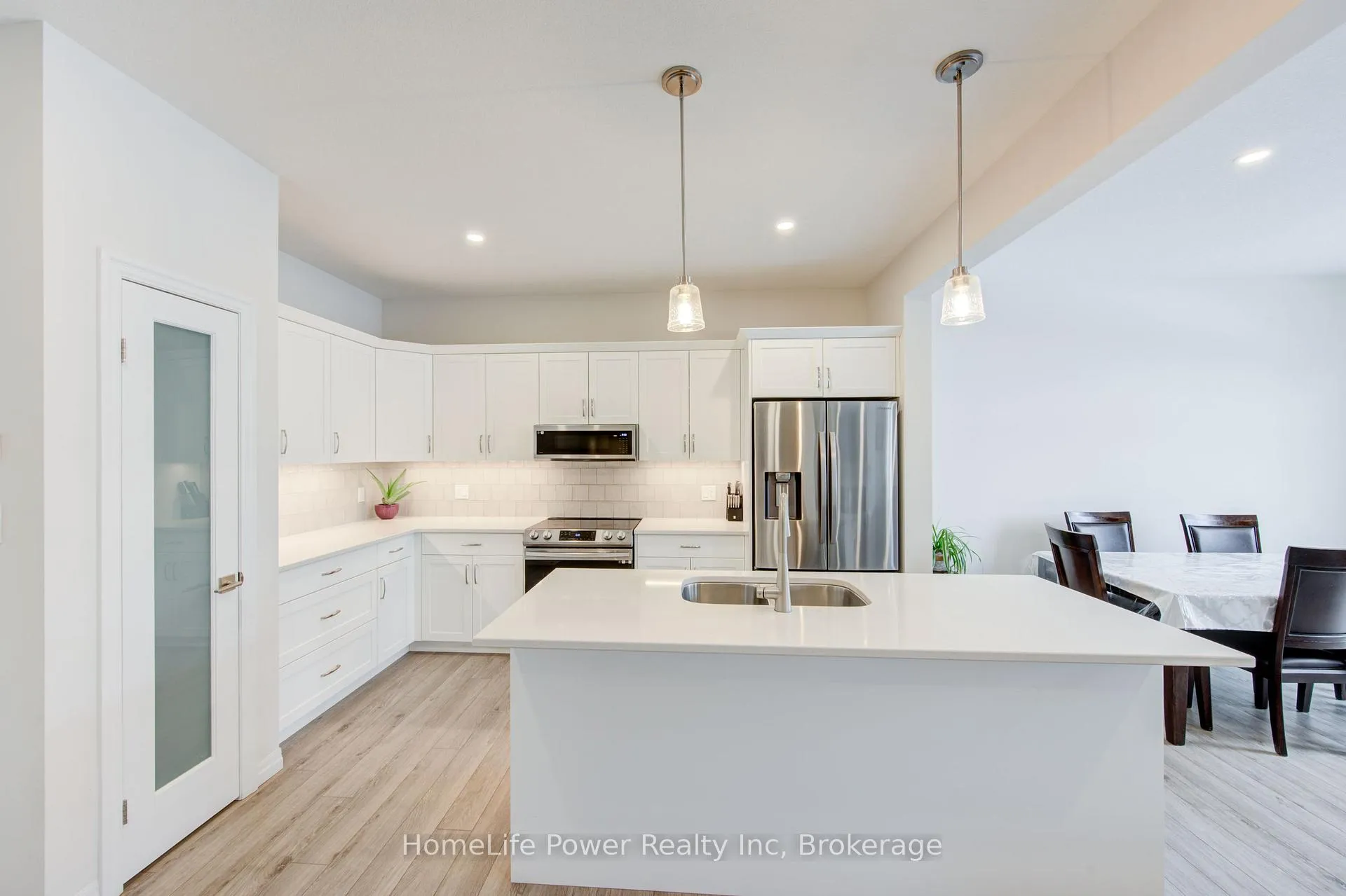Photo 9 of 4 Braun Avenue, Tillsonburg — HOMEH