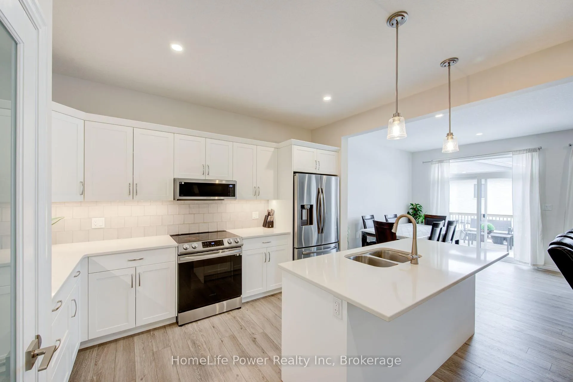 Photo 10 of 4 Braun Avenue, Tillsonburg — HOMEH