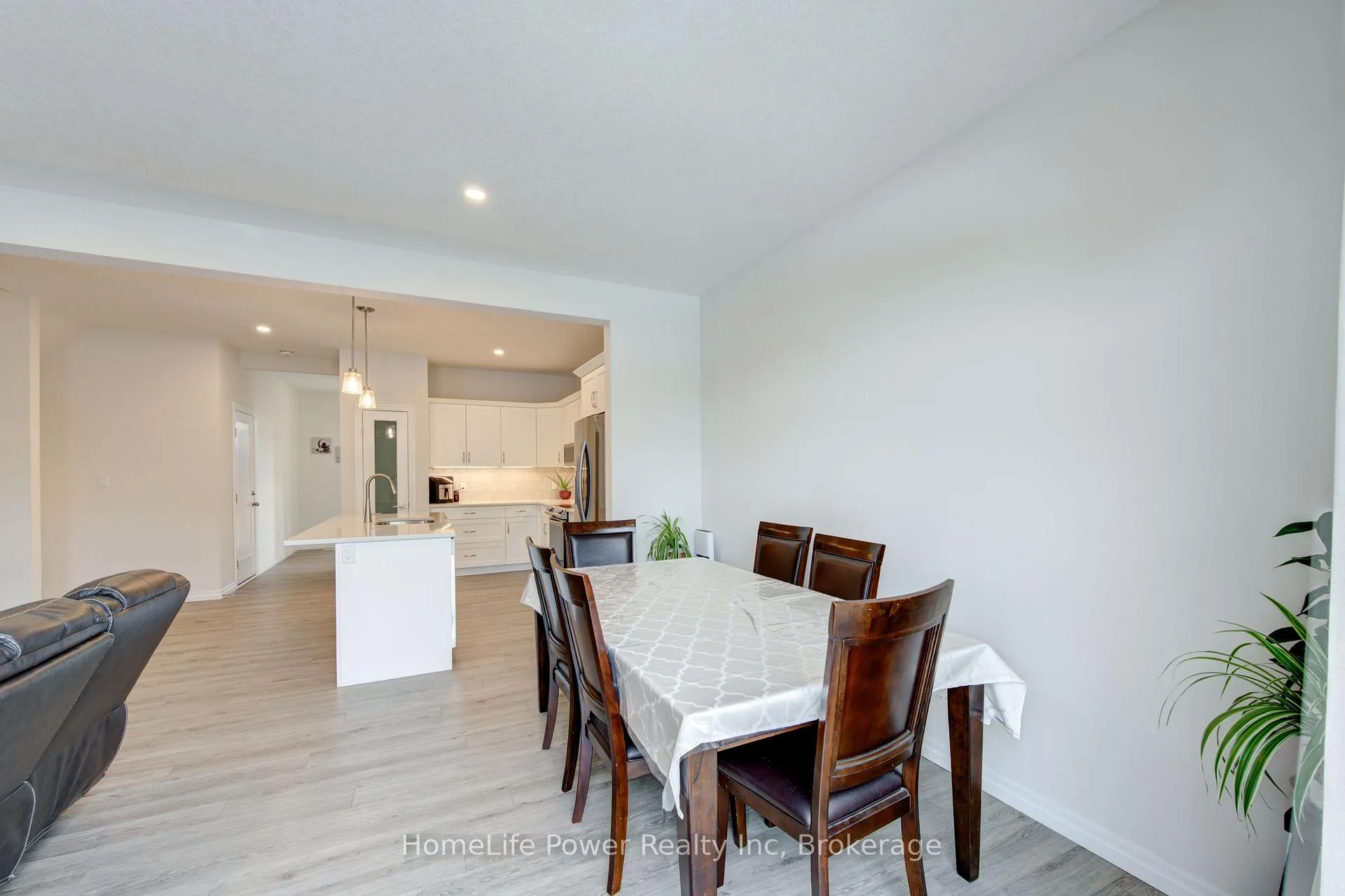 Photo 24 of 4 Braun Avenue, Tillsonburg — HOMEH