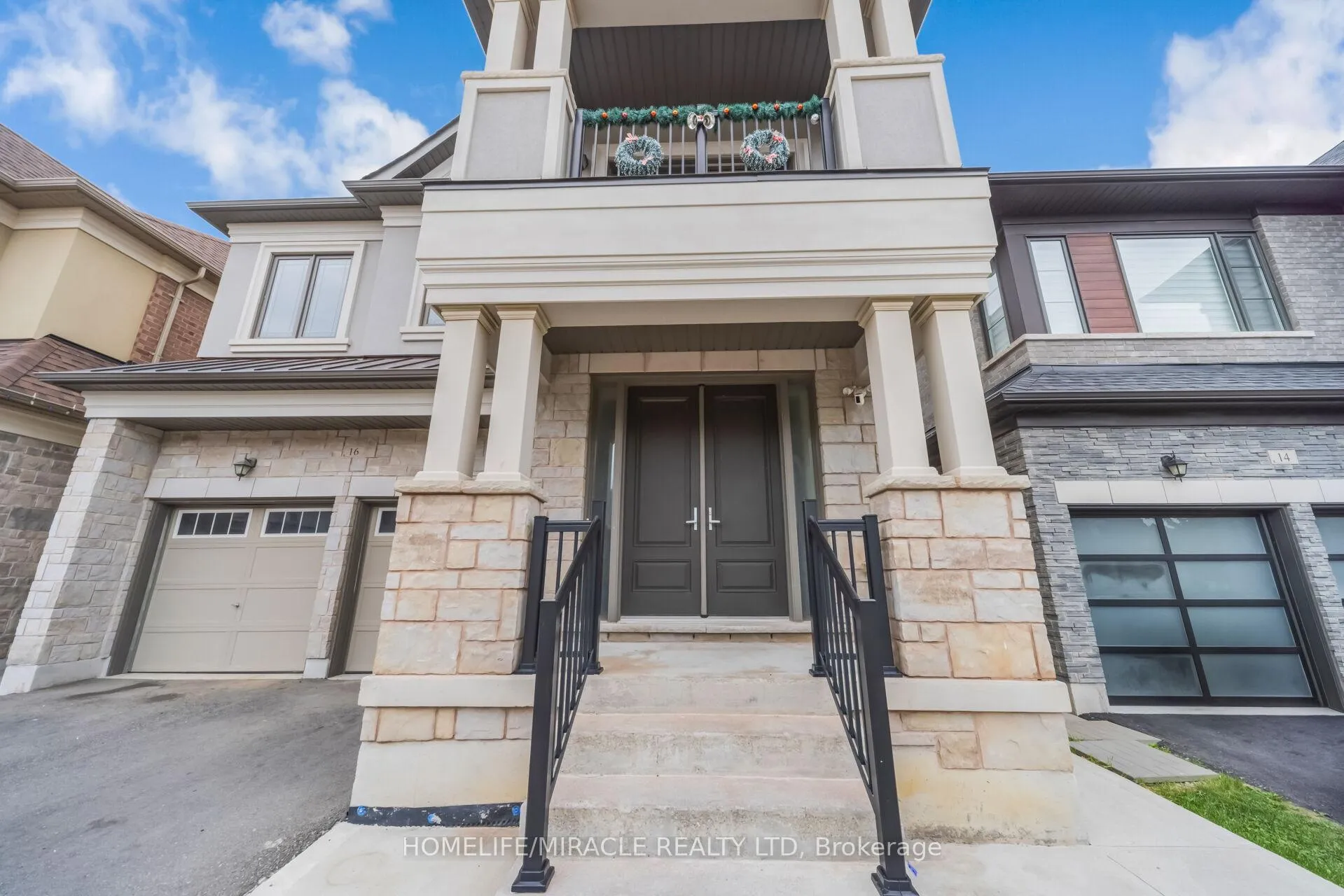 Photo 2 of 16 Lyle Way, Brampton, Credit Valley — HOMEH