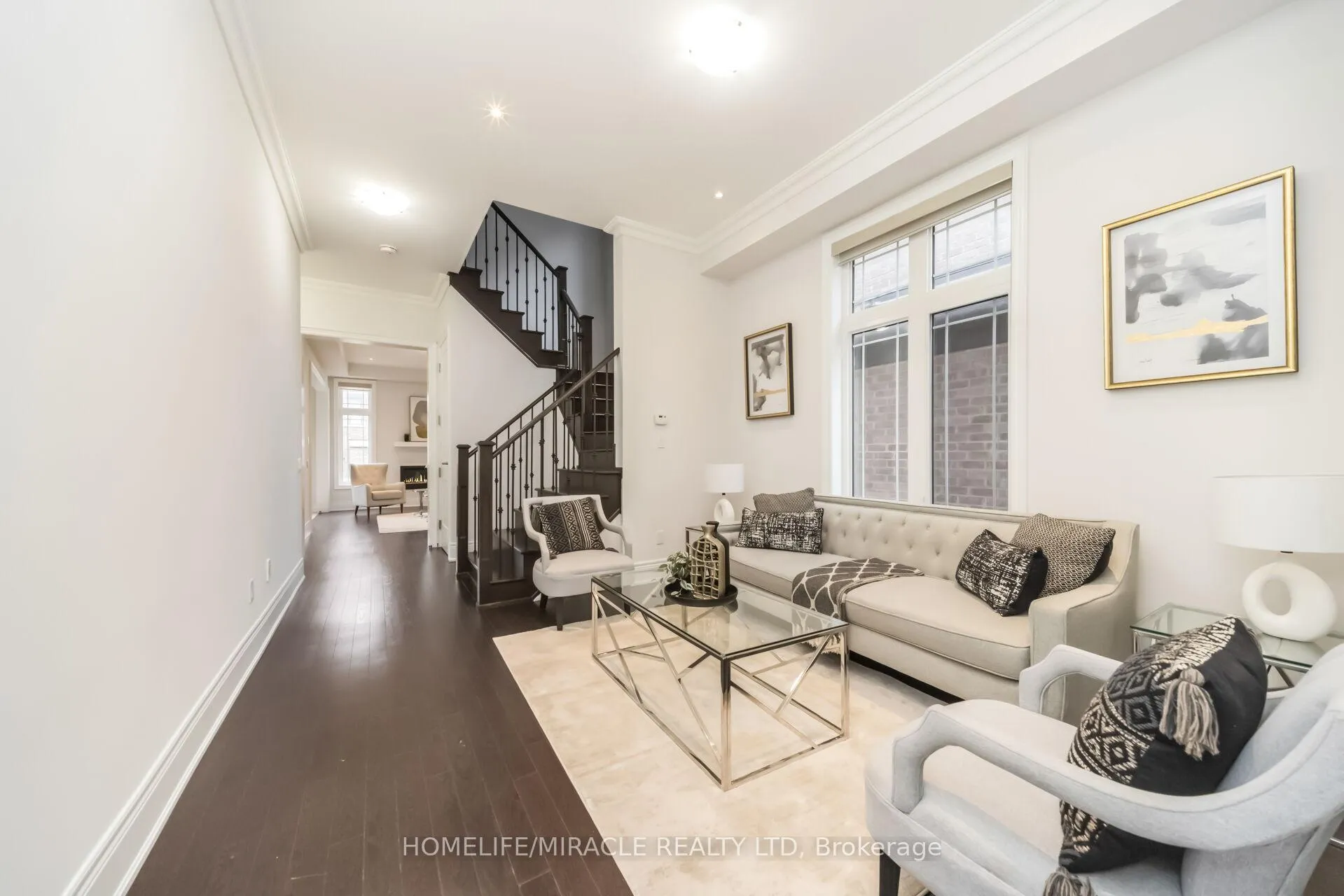 Photo 4 of 16 Lyle Way, Brampton, Credit Valley — HOMEH