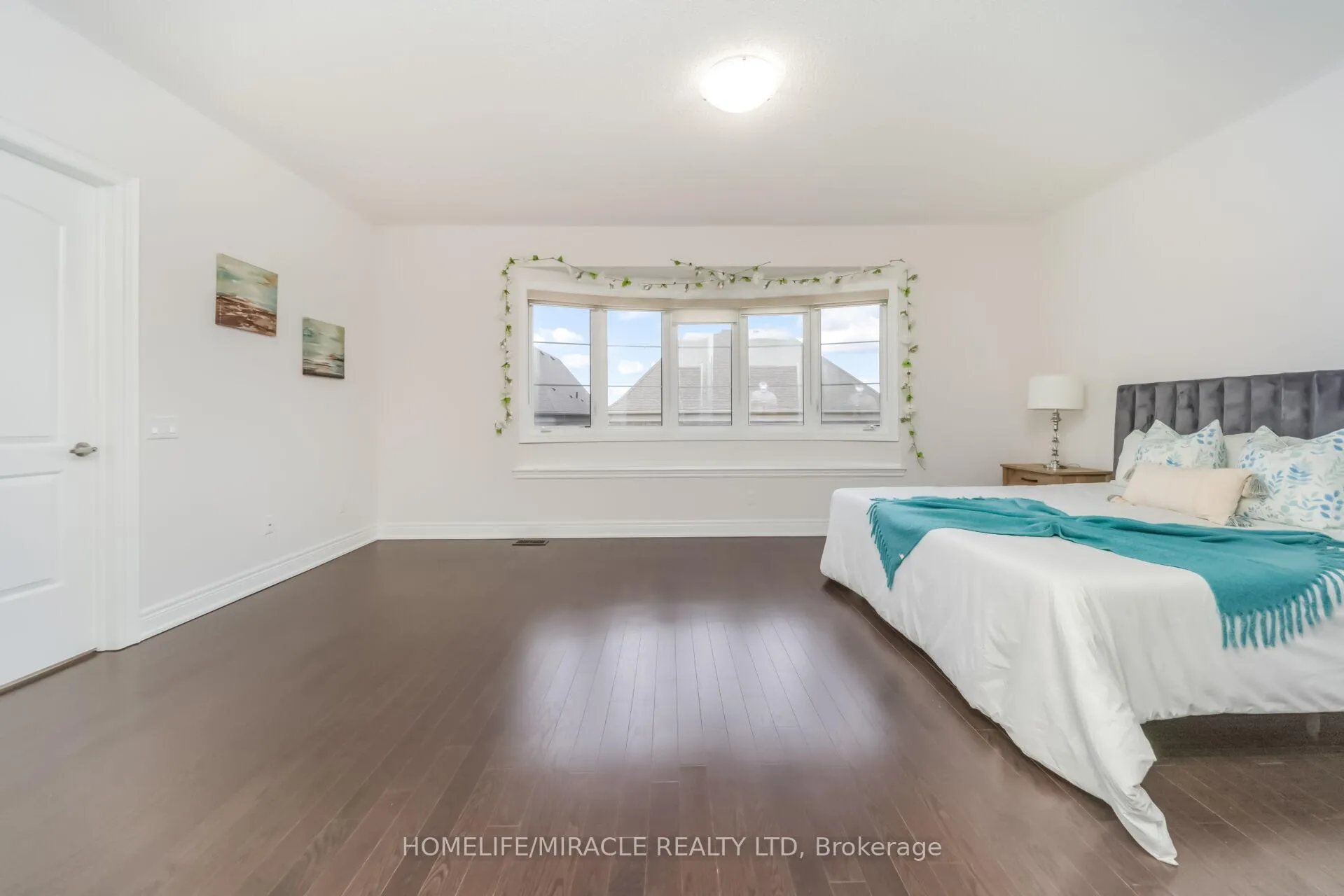 Photo 18 of 16 Lyle Way, Brampton, Credit Valley — HOMEH