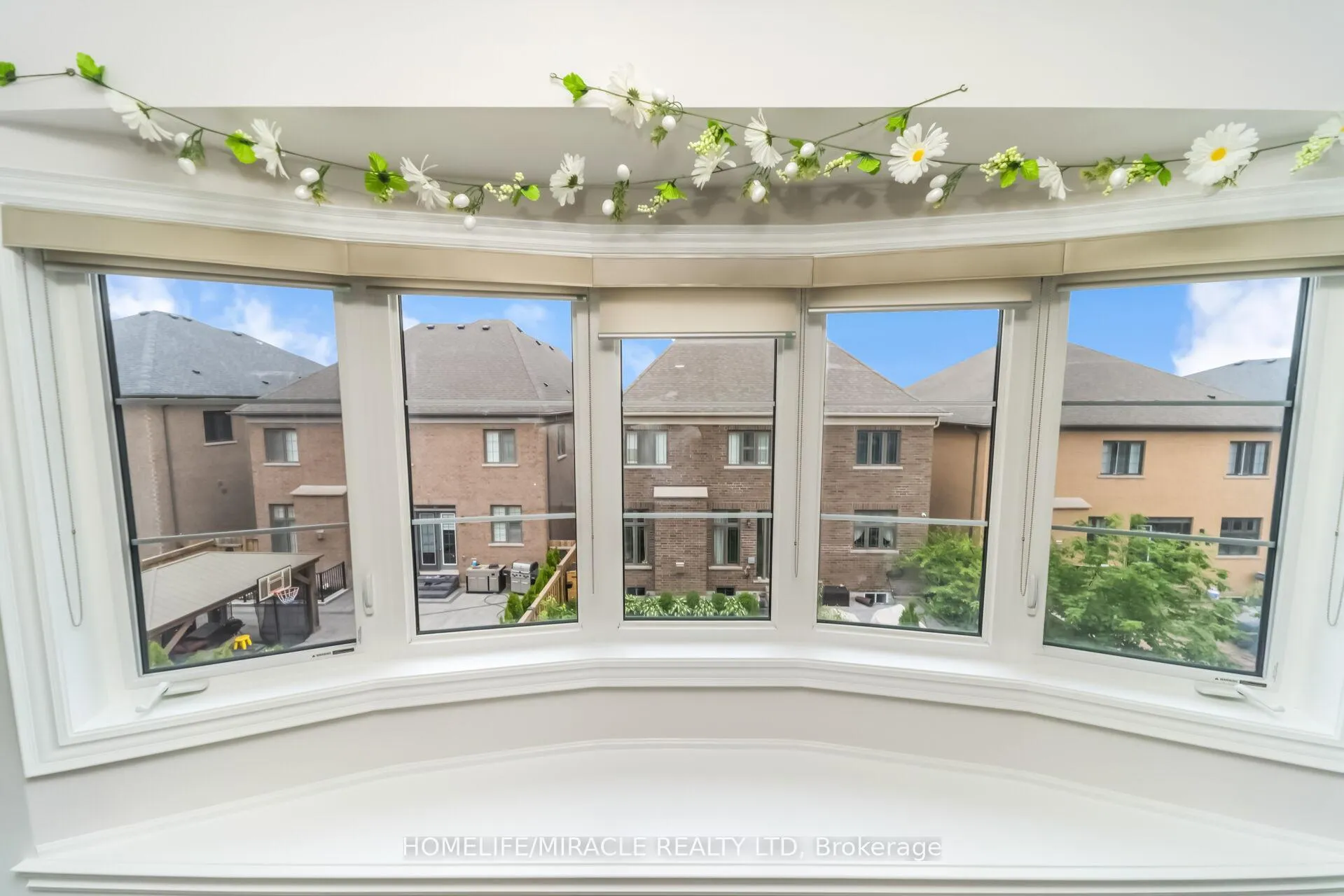 Photo 20 of 16 Lyle Way, Brampton, Credit Valley — HOMEH