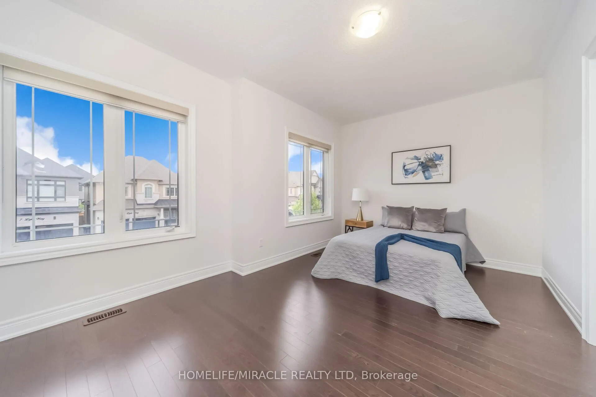 Photo 31 of 16 Lyle Way, Brampton, Credit Valley — HOMEH