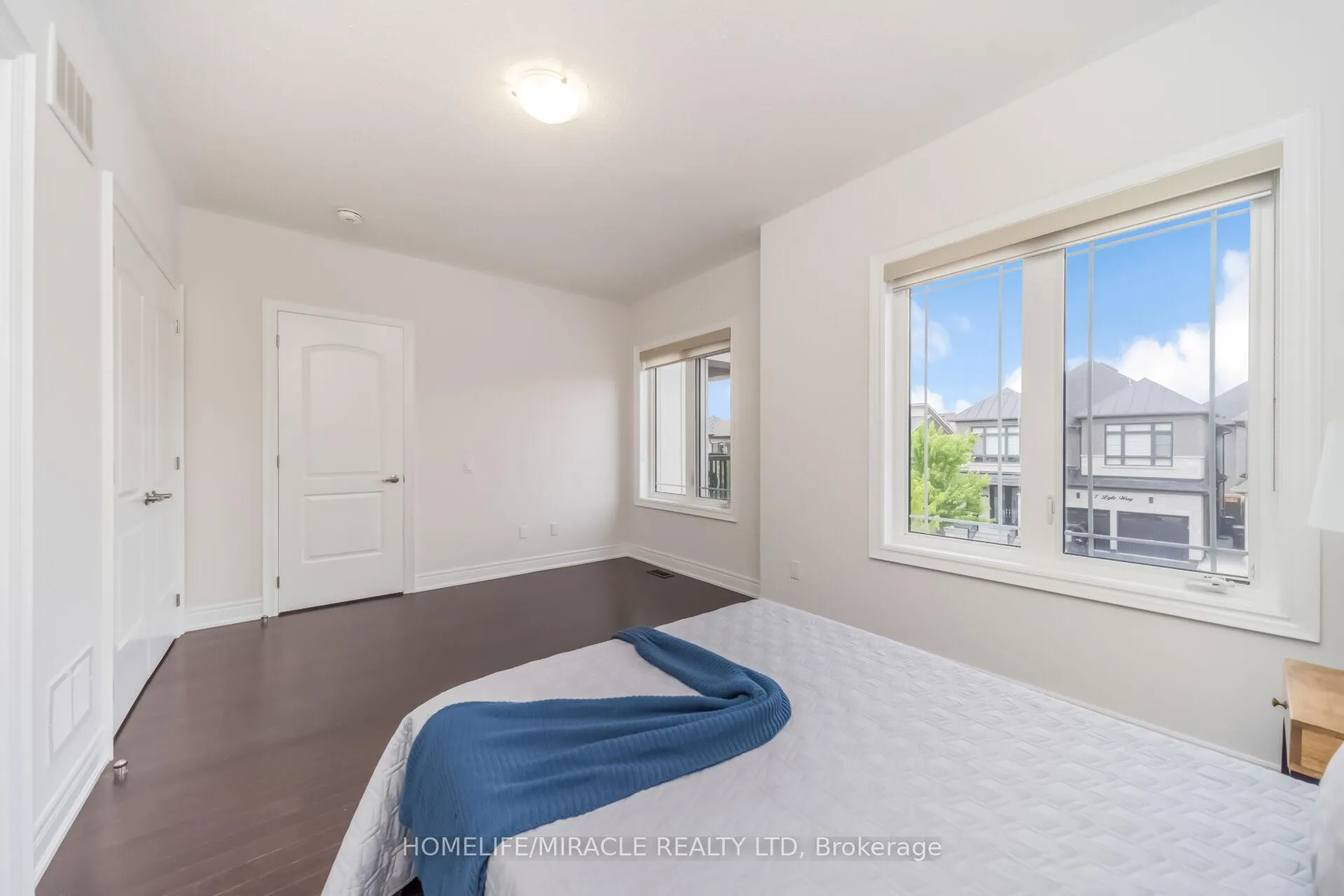 Photo 32 of 16 Lyle Way, Brampton, Credit Valley — HOMEH