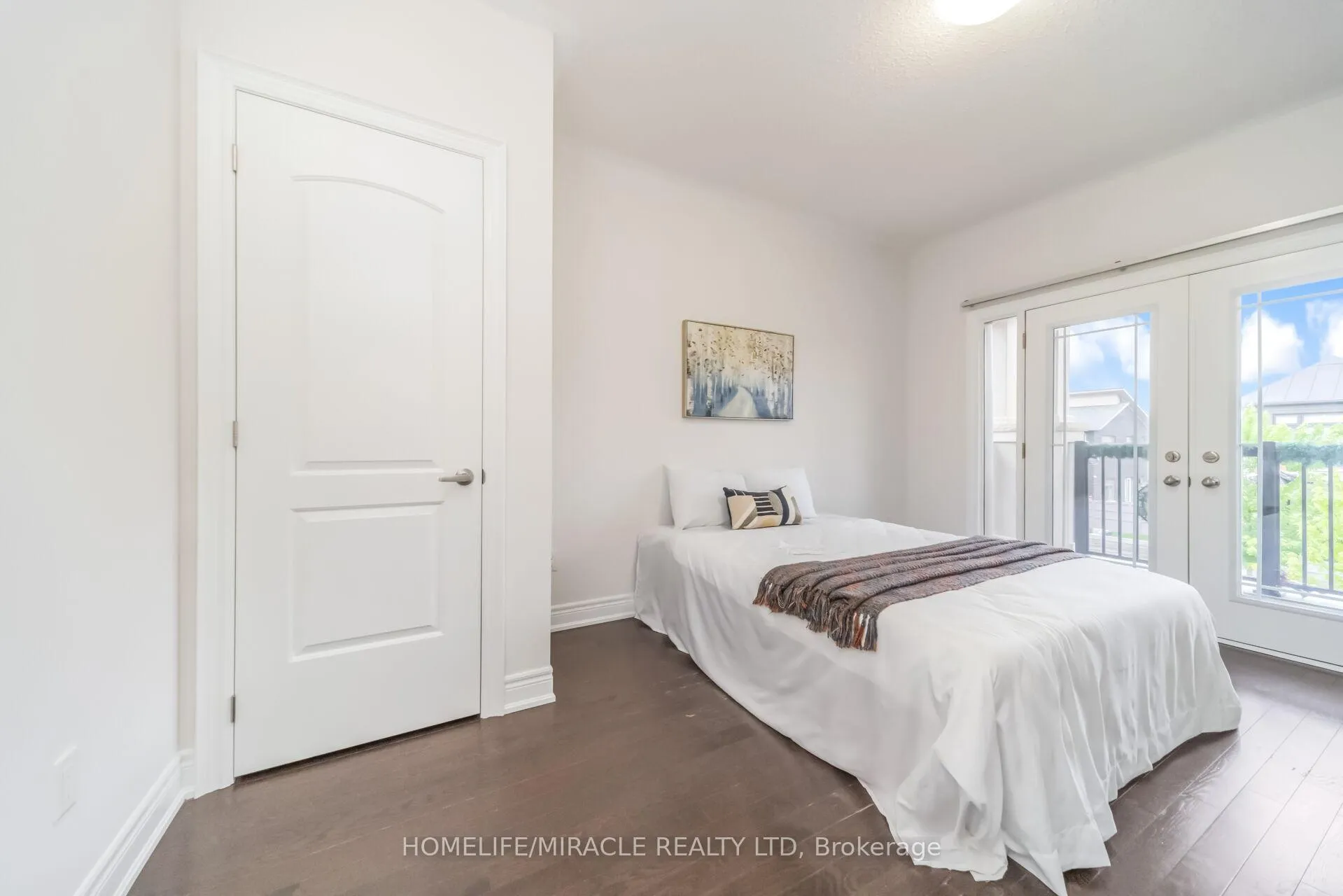 Photo 33 of 16 Lyle Way, Brampton, Credit Valley — HOMEH