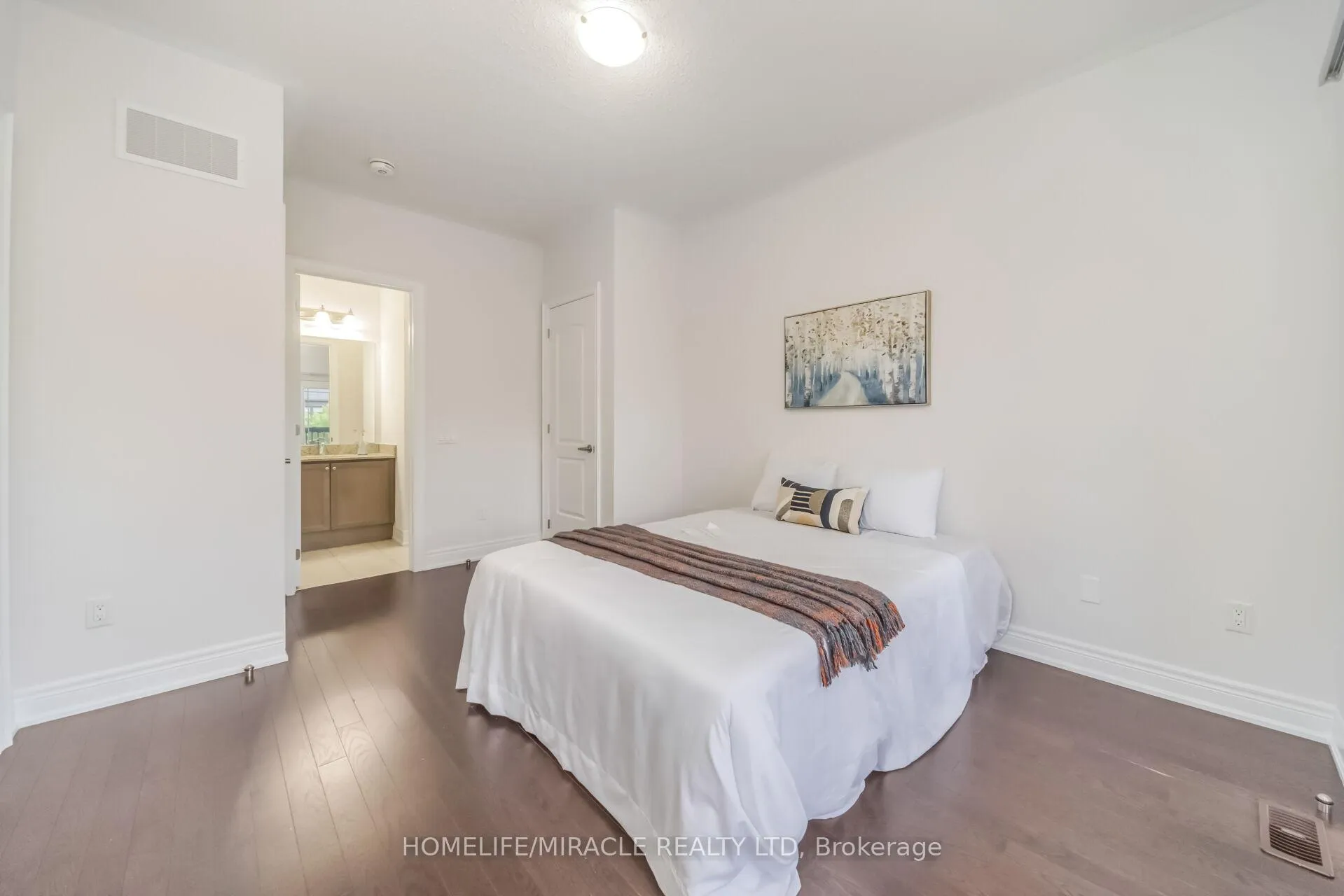Photo 34 of 16 Lyle Way, Brampton, Credit Valley — HOMEH