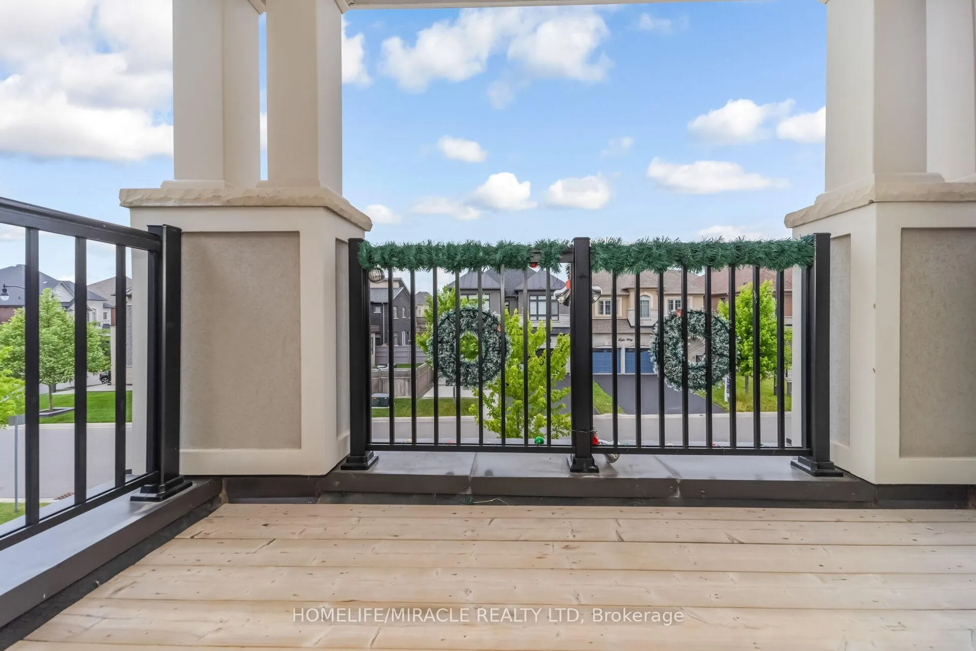 Photo 37 of 16 Lyle Way, Brampton, Credit Valley — HOMEH