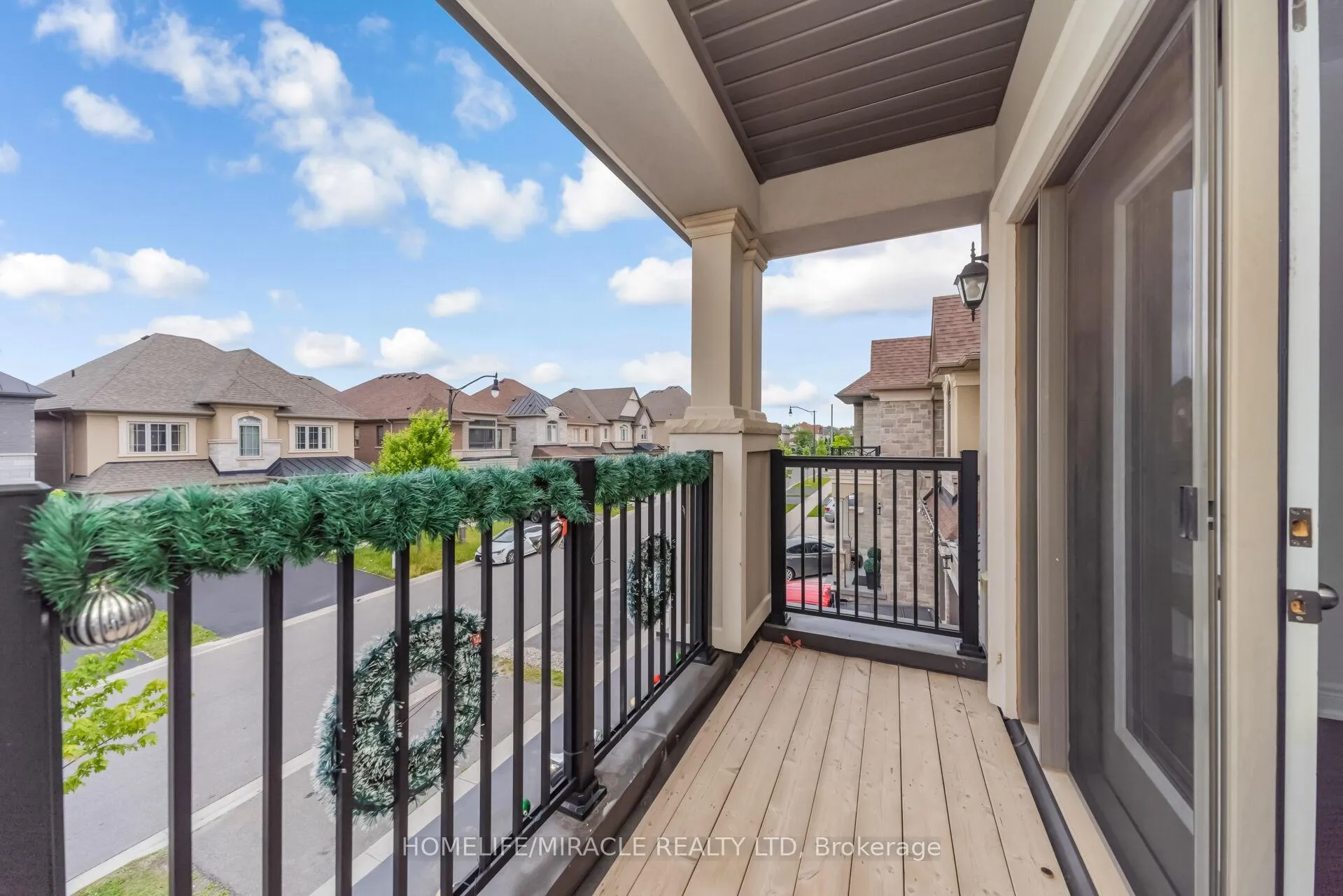 Photo 38 of 16 Lyle Way, Brampton, Credit Valley — HOMEH