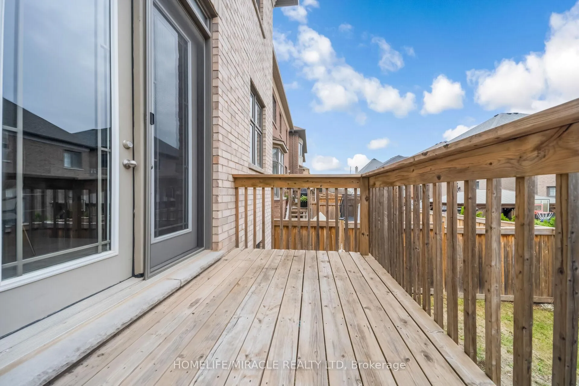 Photo 49 of 16 Lyle Way, Brampton, Credit Valley — HOMEH