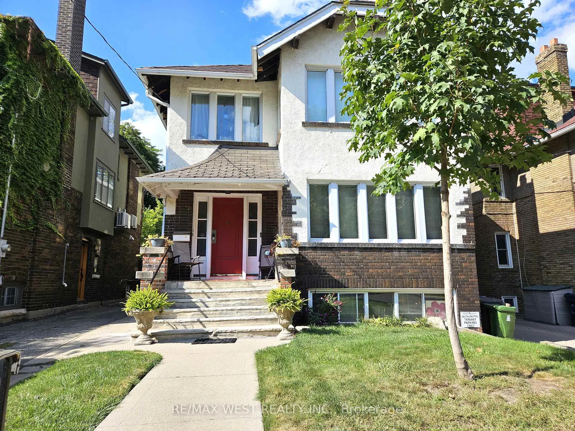 Front of Unit Main, 10 Oriole Gardens