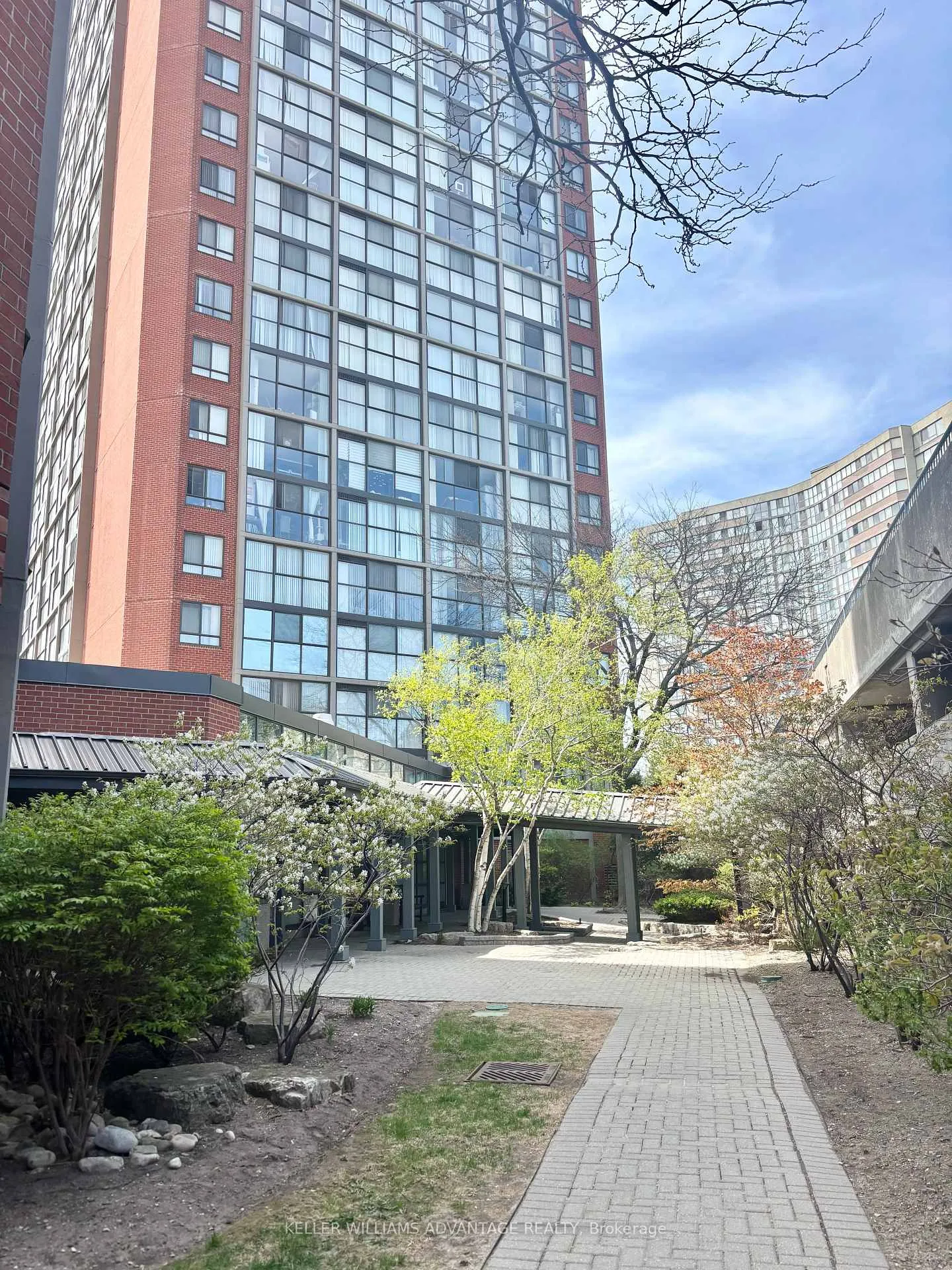 Photo 23 of Unit 1903, 4205 Shipp Drive, Mississauga, City Centre — HOMEH