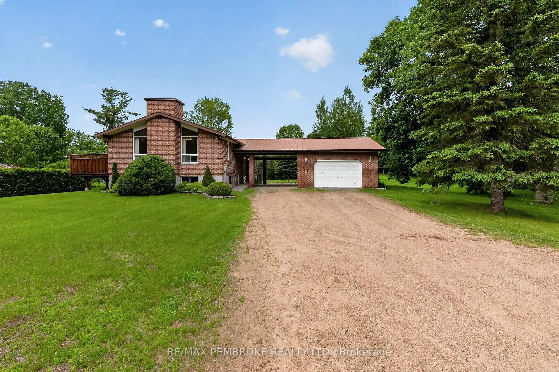 Photo 2 of 66 Sandy Beach Road, Laurentian Valley, Laurentian Valley — HOMEH