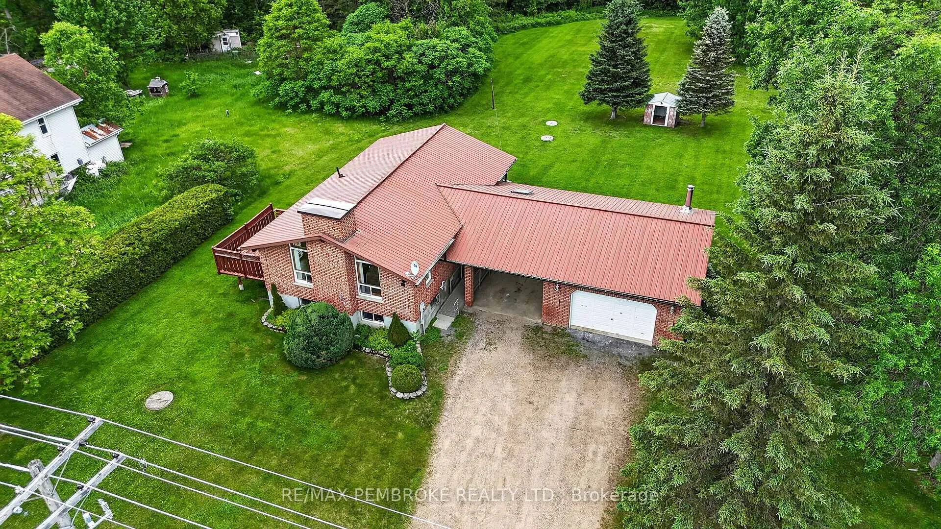 Photo 5 of 66 Sandy Beach Road, Laurentian Valley, Laurentian Valley — HOMEH