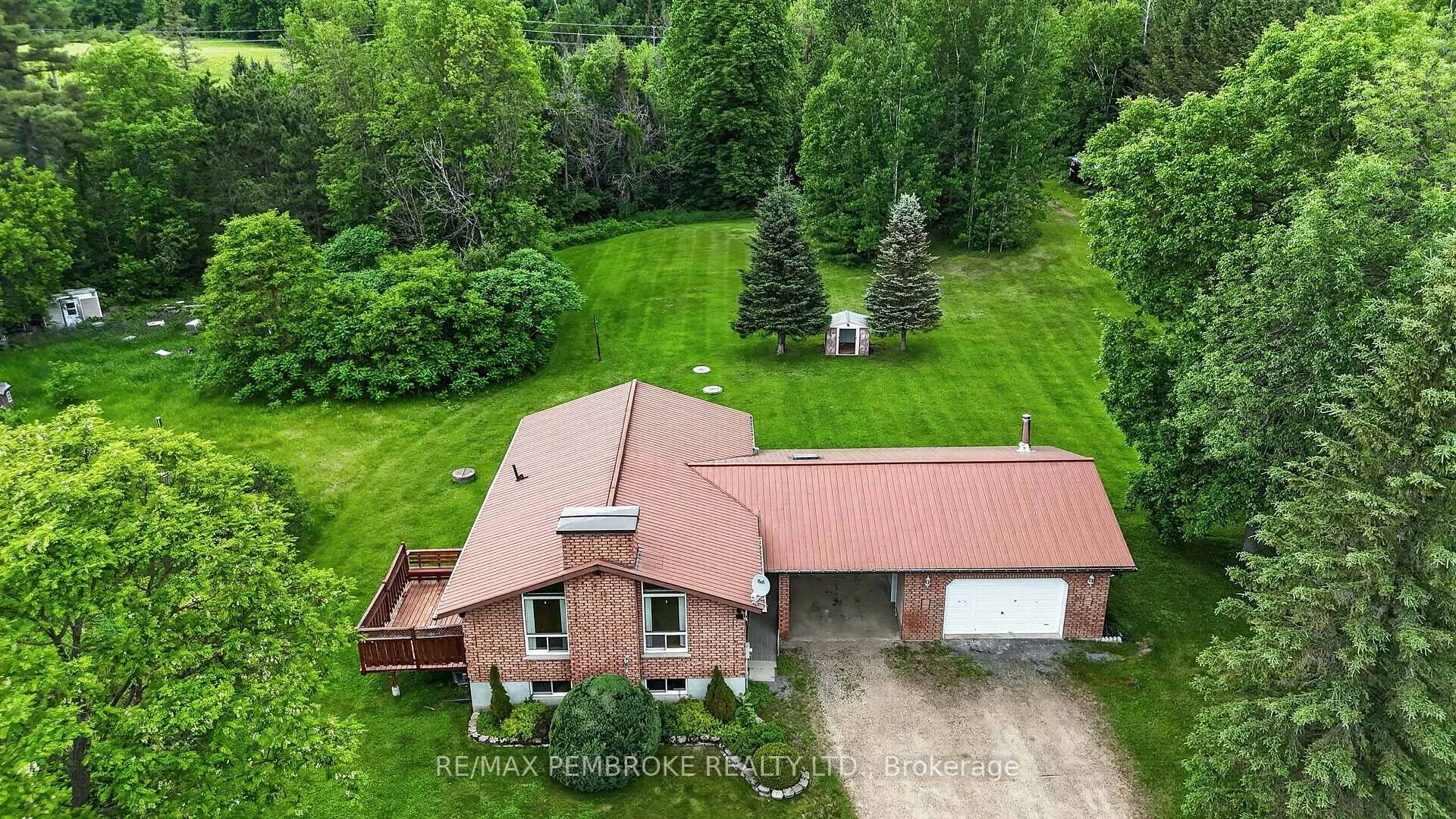Photo 6 of 66 Sandy Beach Road, Laurentian Valley, Laurentian Valley — HOMEH