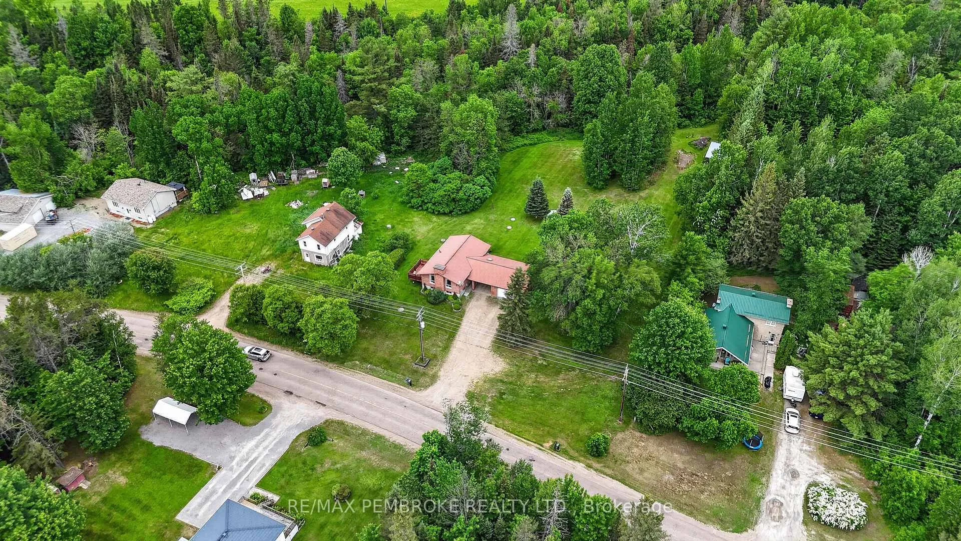 Photo 7 of 66 Sandy Beach Road, Laurentian Valley, Laurentian Valley — HOMEH