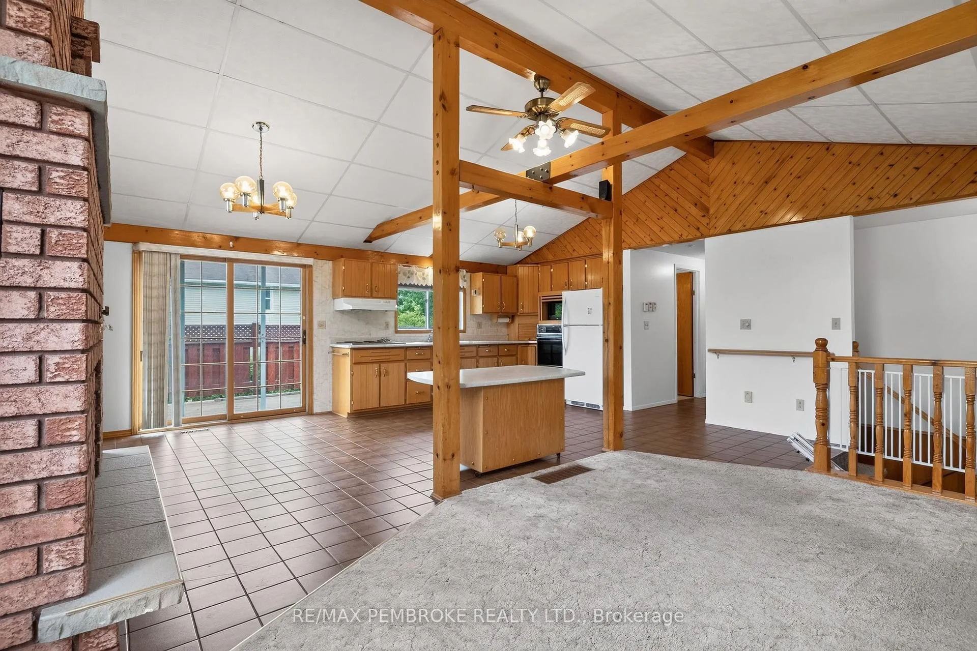 Photo 12 of 66 Sandy Beach Road, Laurentian Valley, Laurentian Valley — HOMEH