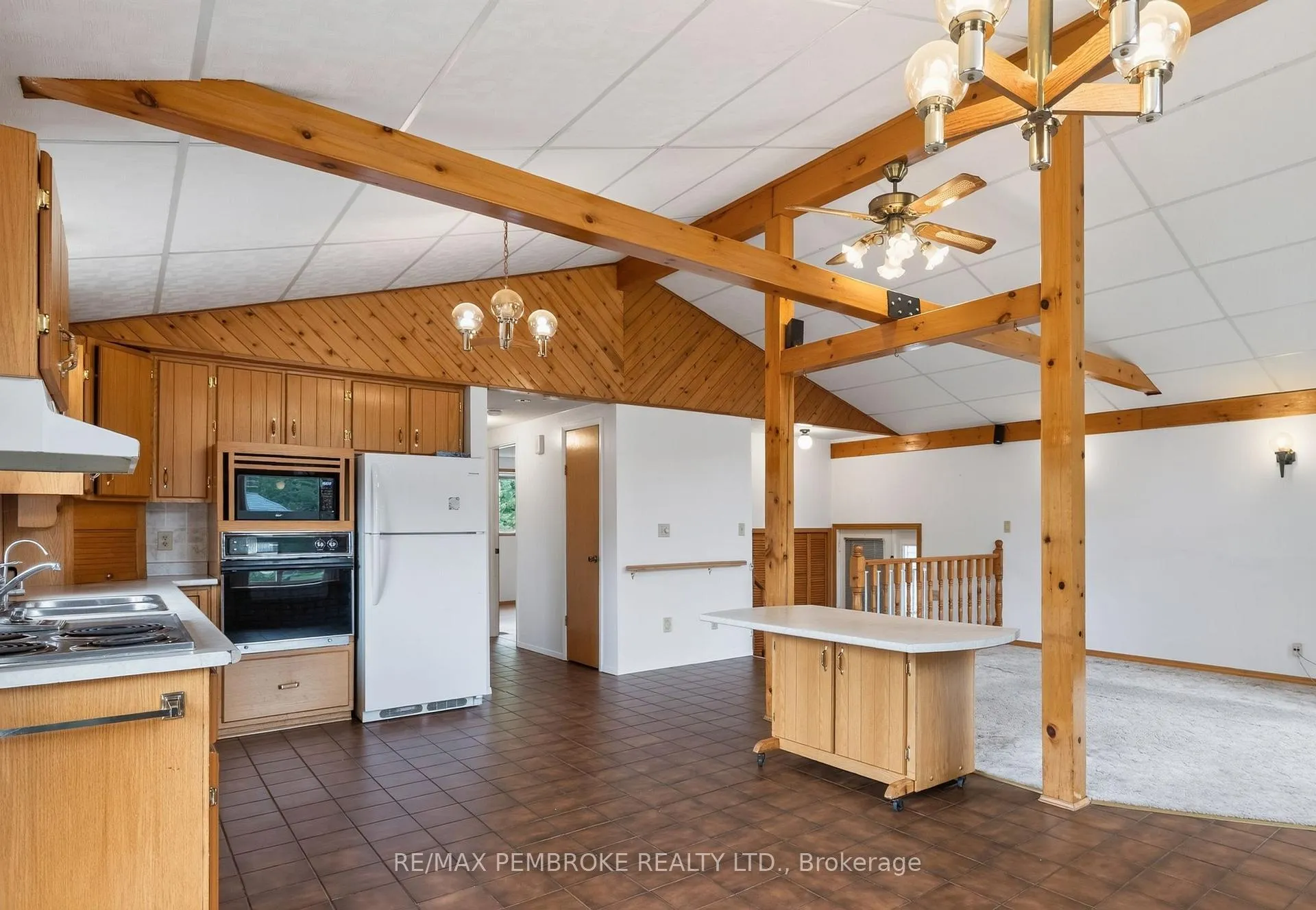 Photo 13 of 66 Sandy Beach Road, Laurentian Valley, Laurentian Valley — HOMEH