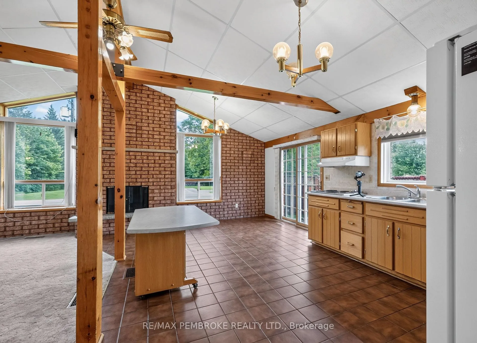 Photo 19 of 66 Sandy Beach Road, Laurentian Valley, Laurentian Valley — HOMEH