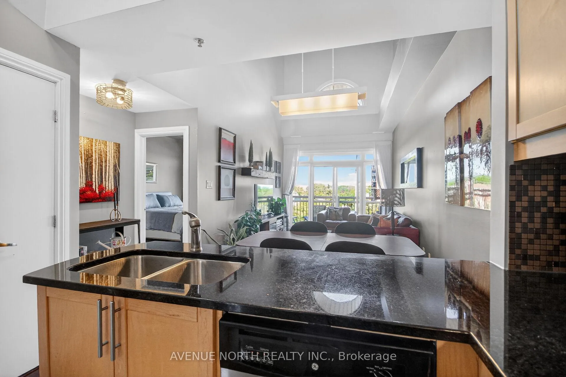 Photo 13 of Unit 402, 323 Winona Avenue, Ottawa, Westboro South — HOMEH