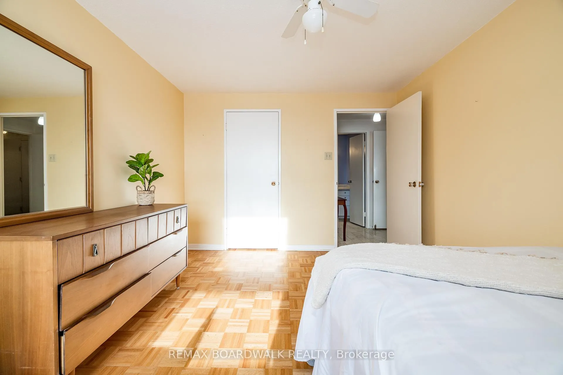 Photo 21 of Unit 204, 1356 Meadowlands Drive E, Ottawa, Borden Farm/Stewart Farm/Carleton Heights/Parkwood Hills — HOMEH