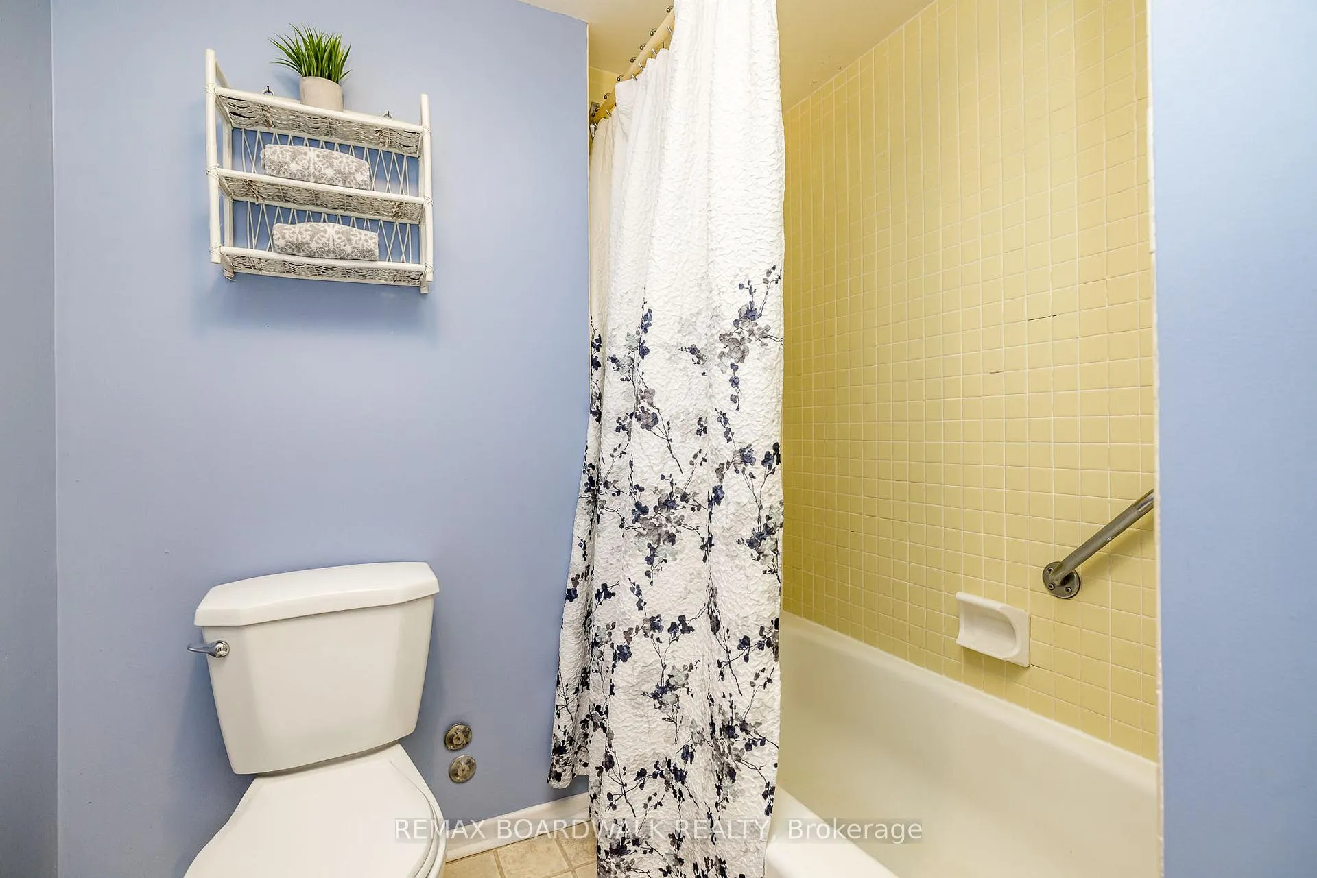 Photo 24 of Unit 204, 1356 Meadowlands Drive E, Ottawa, Borden Farm/Stewart Farm/Carleton Heights/Parkwood Hills — HOMEH