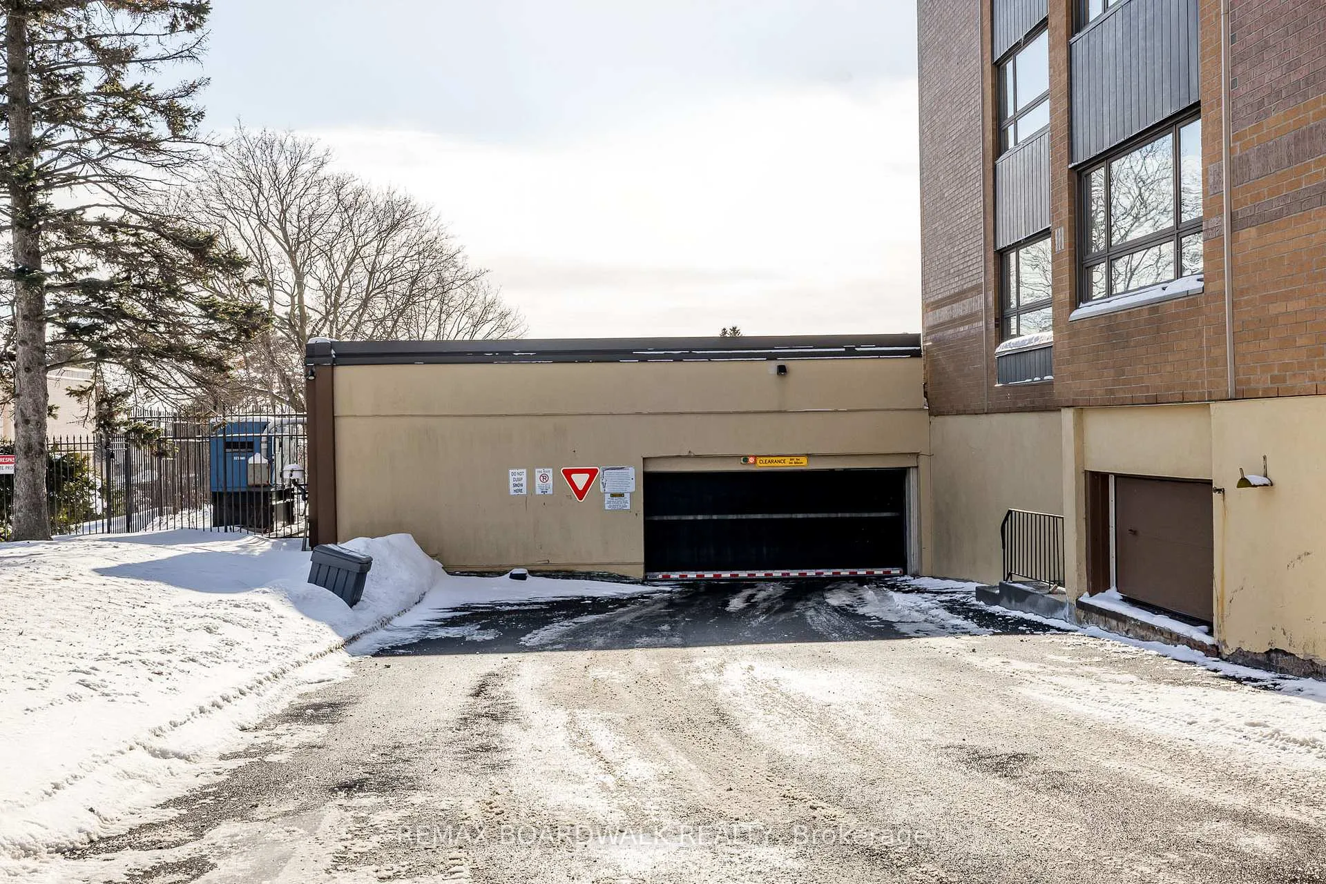 Photo 27 of Unit 204, 1356 Meadowlands Drive E, Ottawa, Borden Farm/Stewart Farm/Carleton Heights/Parkwood Hills — HOMEH
