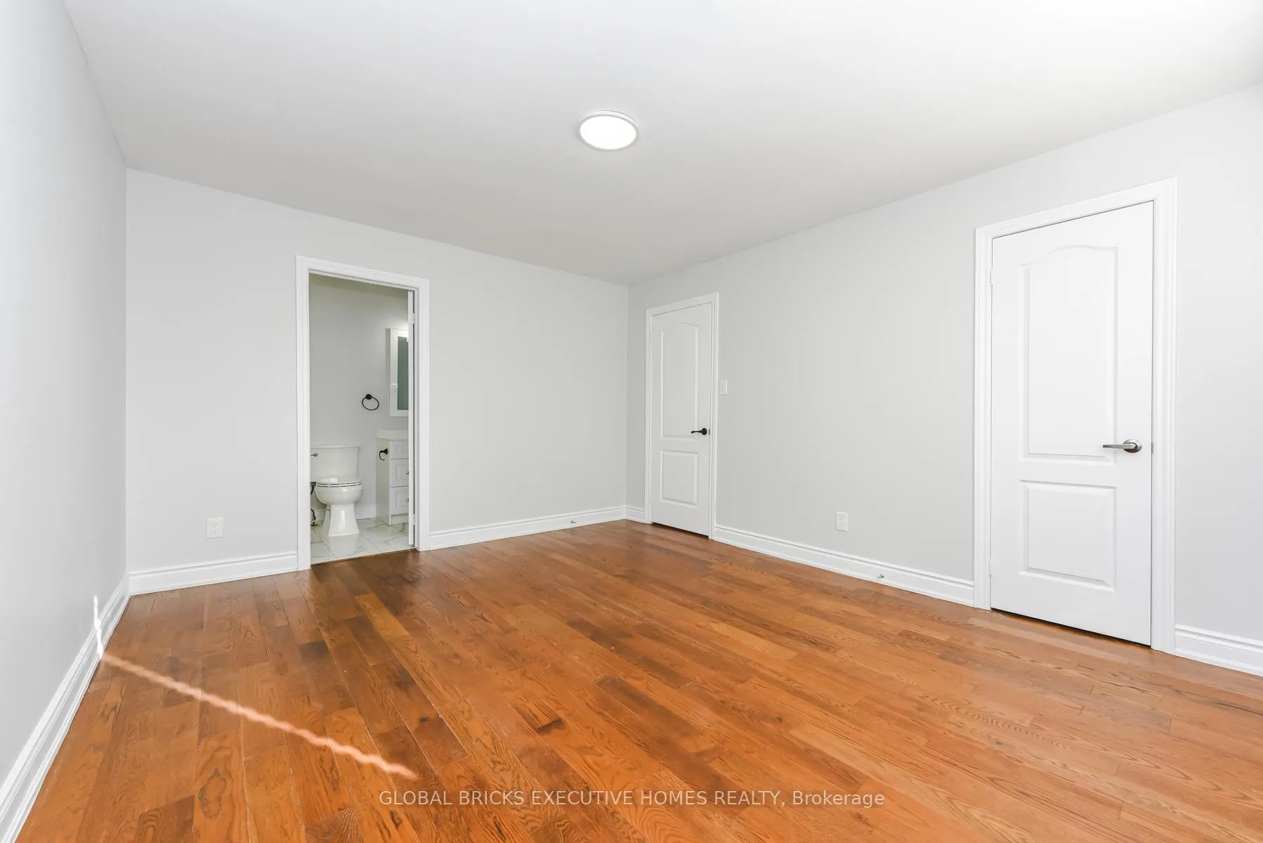 Photo 13 of 77 Blackthorn Lane, Brampton, Brampton North — HOMEH