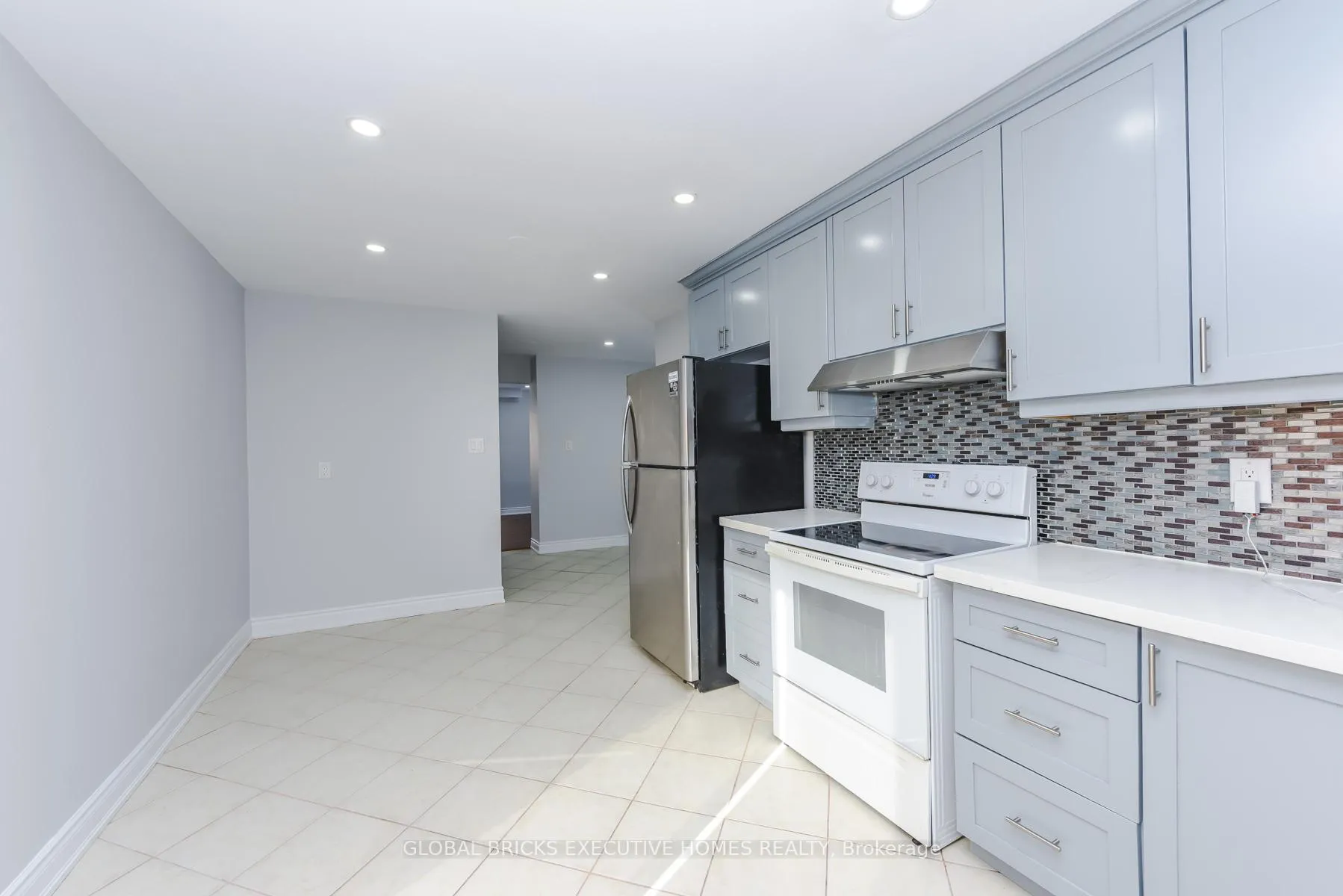 Photo 19 of 77 Blackthorn Lane, Brampton, Brampton North — HOMEH