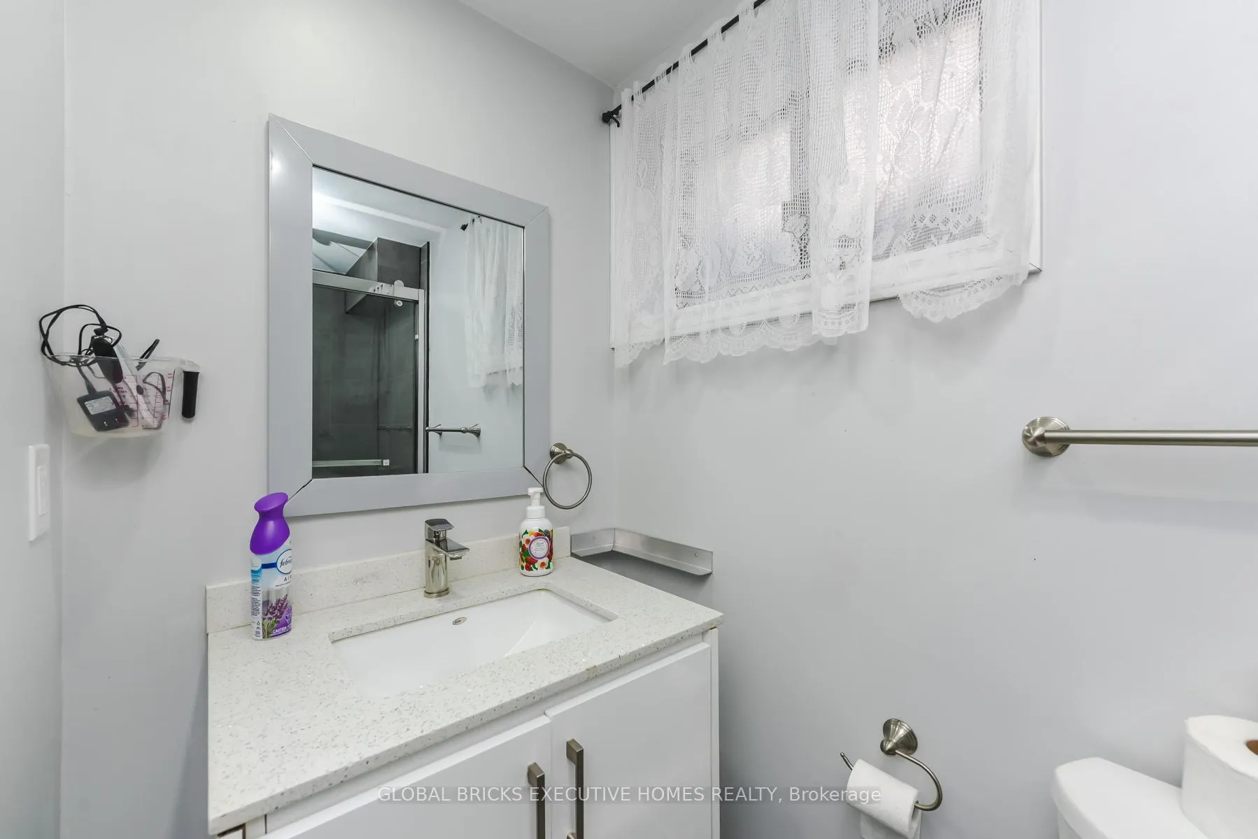 Photo 32 of 77 Blackthorn Lane, Brampton, Brampton North — HOMEH